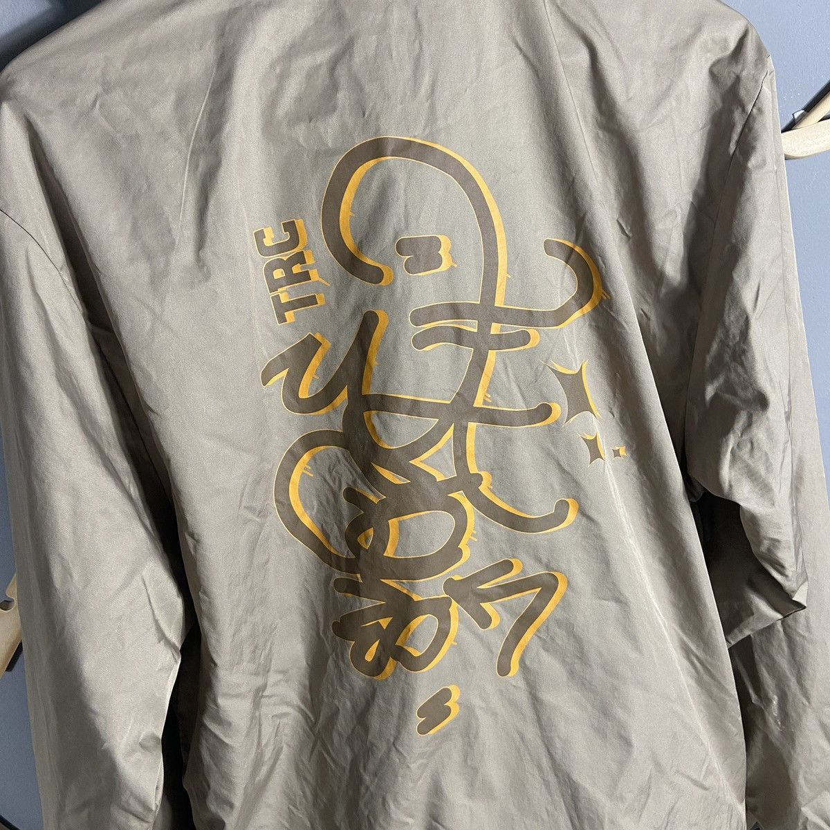 Adidas Vintage Adidas End to End TRC Graffiti Windbreaker jacket Size US S / EU 44-46 / 1 - 18 Thumbnail