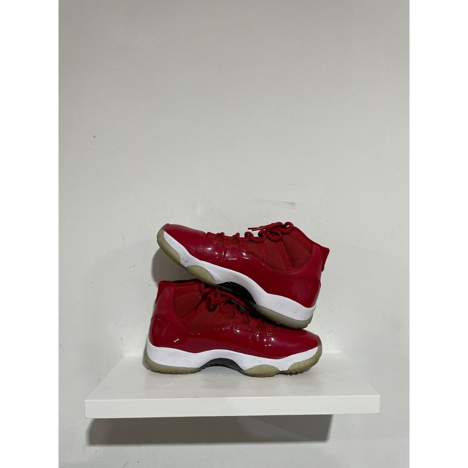 Nike NIKE JORDAN 11 WIN LIKE 96 SIZE 9 Size US 9 / EU 42 - 2 Thumbnail