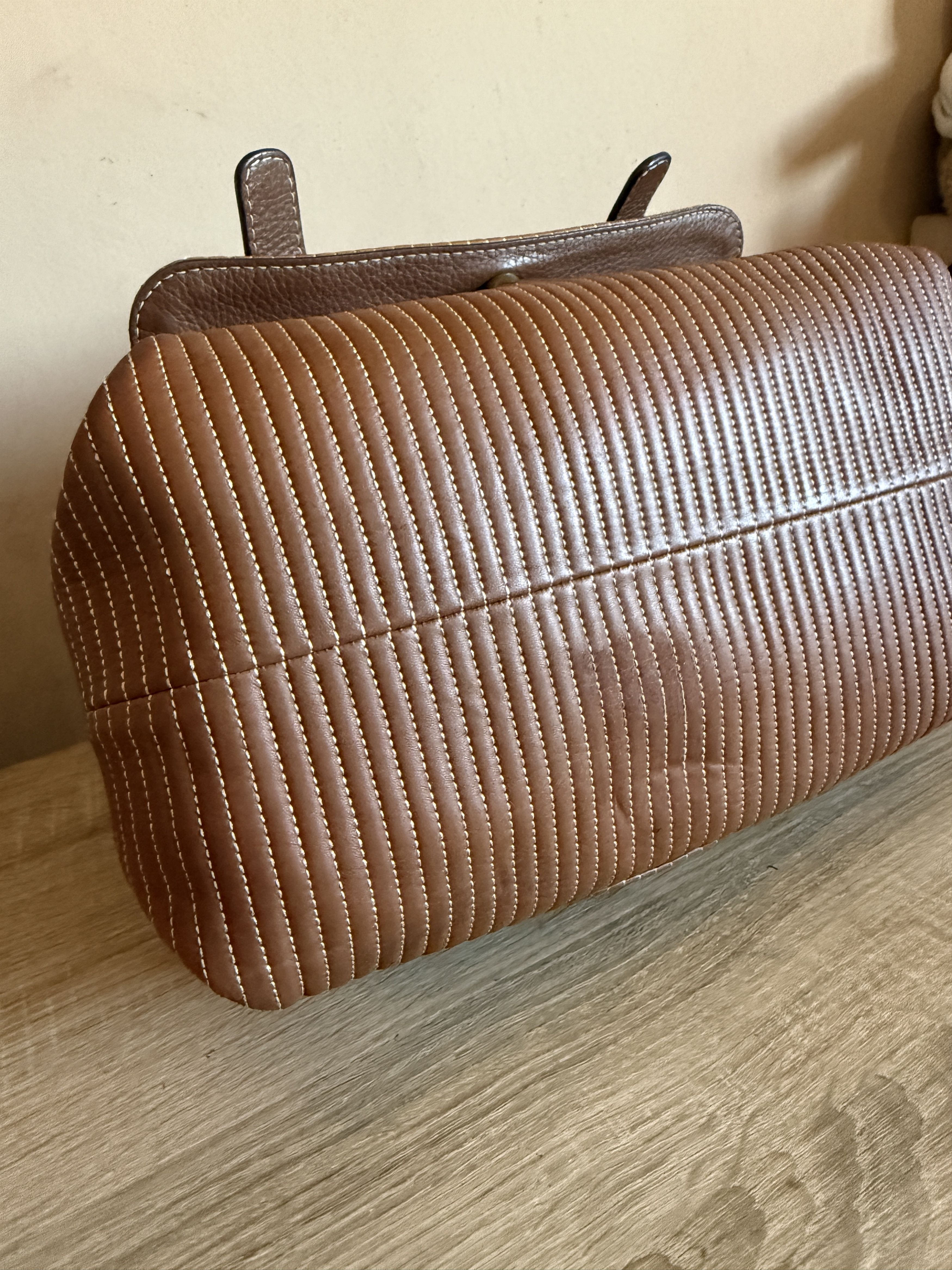 Carolina Herrera Rare handbag quilted leather camel brown CH monogrammed Size ONE SIZE - 11 Thumbnail