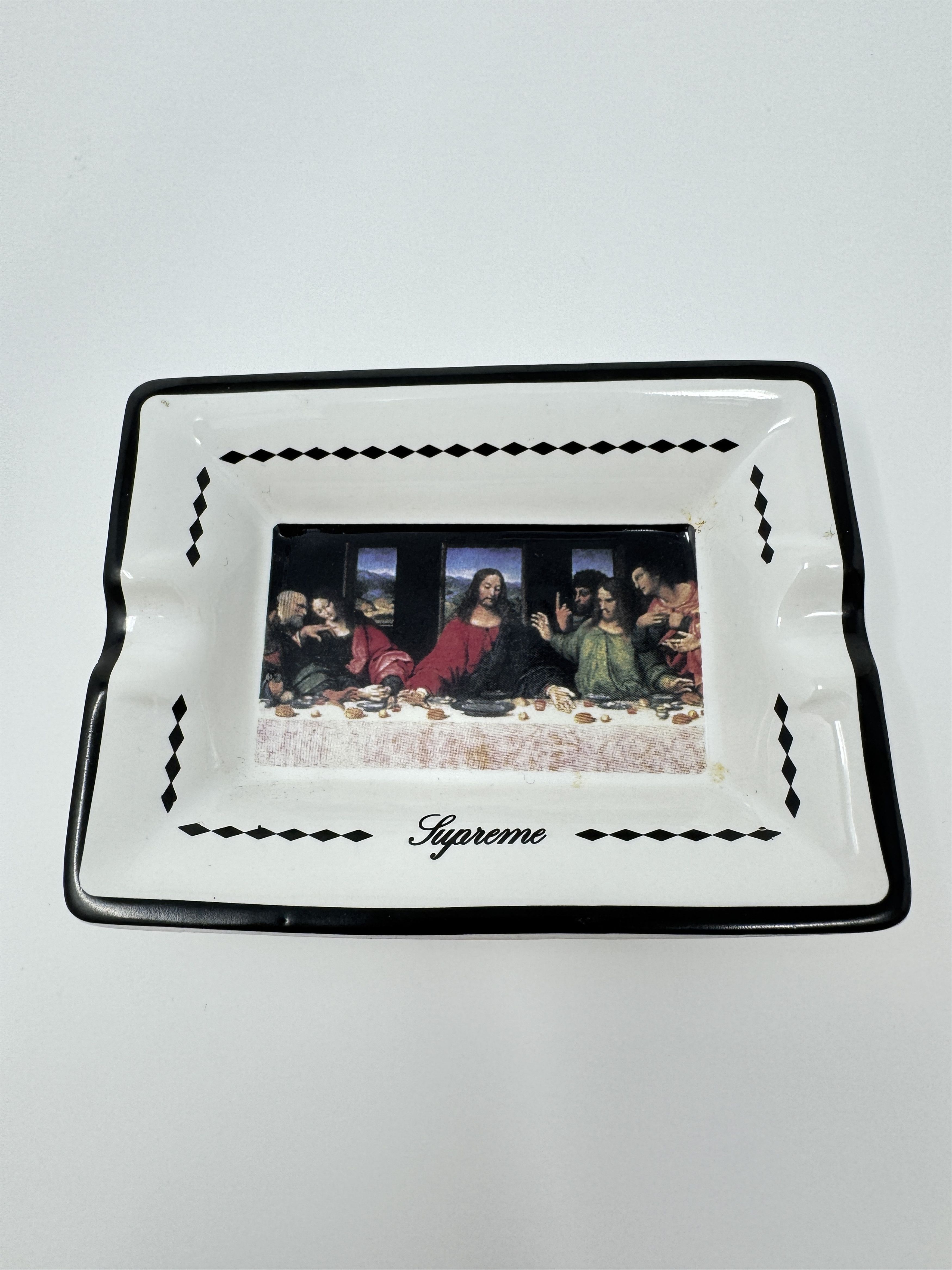 Supreme最後の晩餐Last Supper Ceramic Ashtray Supreme Last Supper Ceramic Ashtray