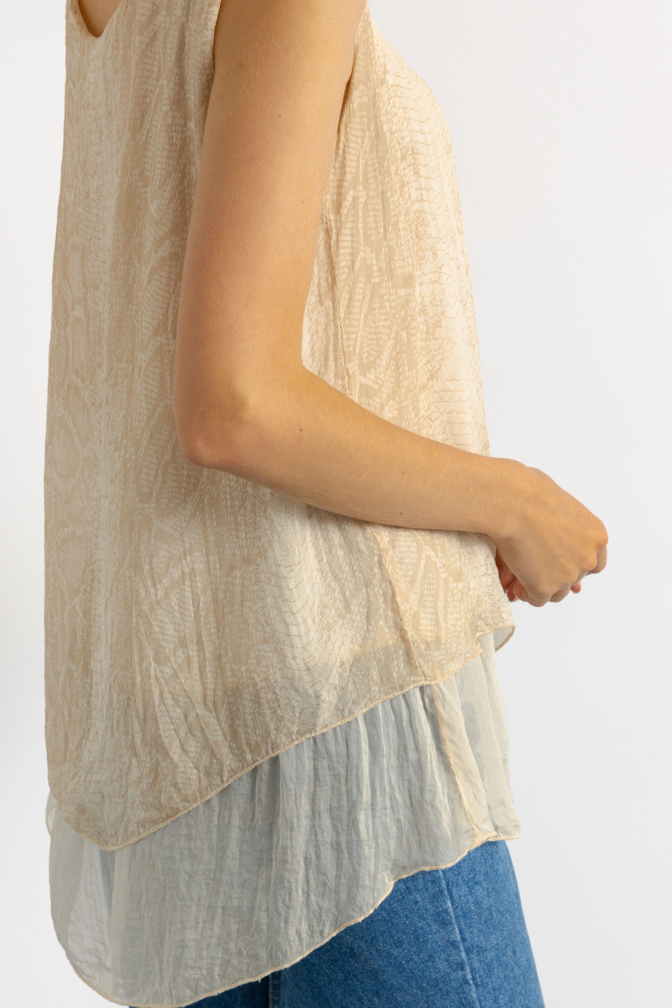 Vintage Vintage Y2K sleeveless Silk top 8700 Size M / US 6-8 / IT 42-44 - 7 Thumbnail