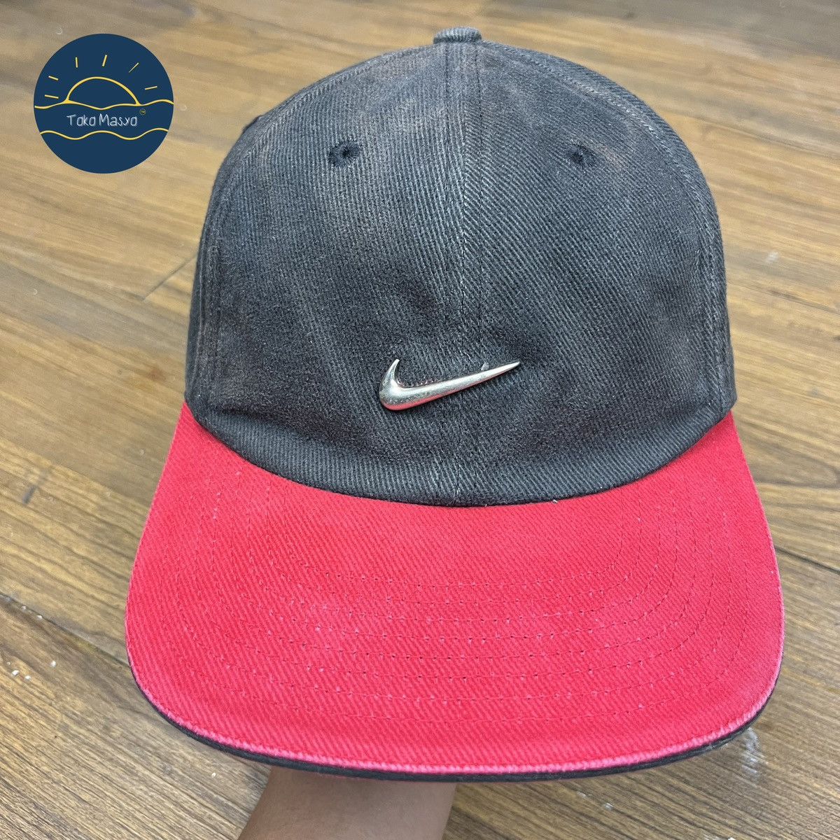 Nike × Vintage Vintage Nike 1990’s Metal Swoosh Cap Red Visor - Black Size ONE SIZE - 1 Thumbnail
