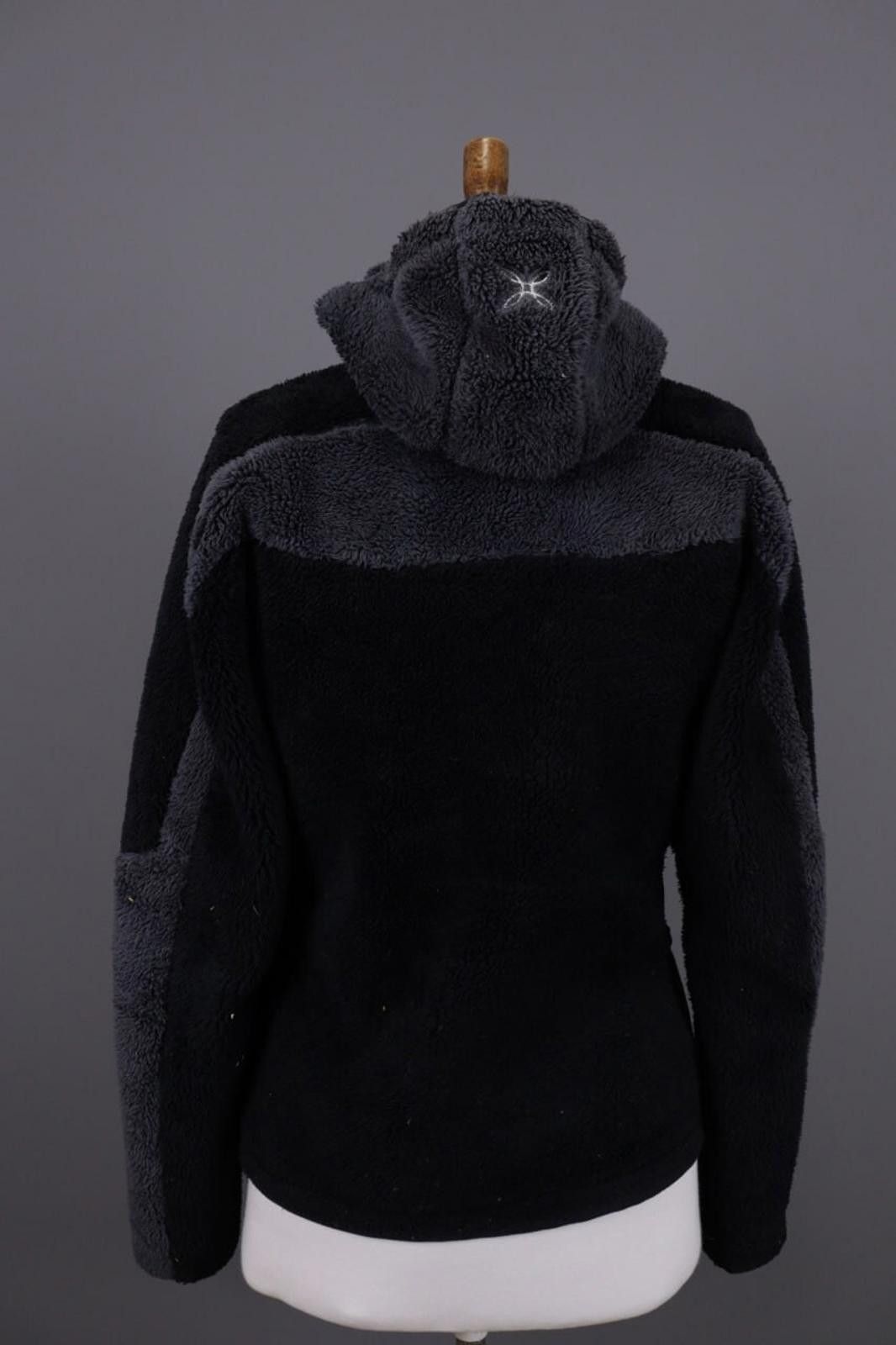 Designer Montura The Ergonomic Equipage Black Plush Jacket Size L Size L / US 10 / IT 46 - 10 Thumbnail