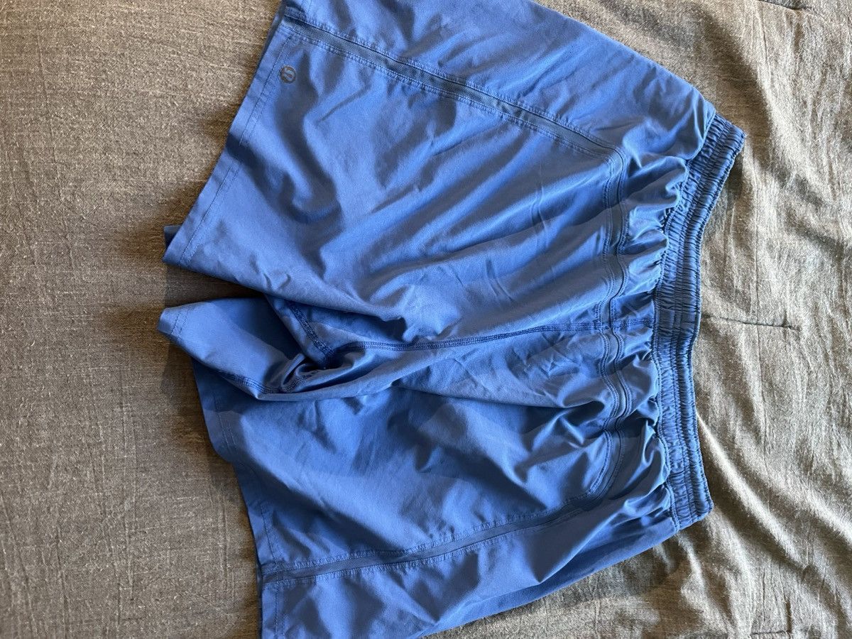 Lululemon Lululemon Lined Pace-Breaker Short Size US 32 / EU 48 - 2 Thumbnail