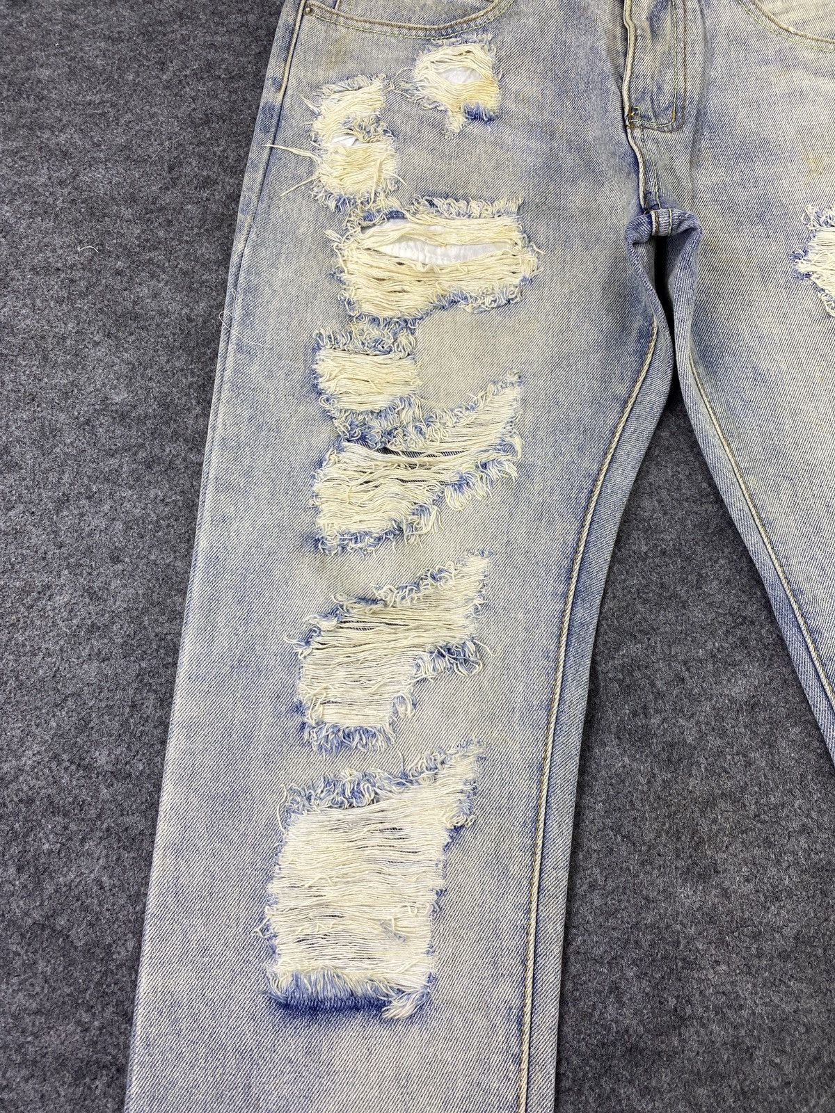 Japanese Brand Distressed Faded Blue Jeans - J1075
