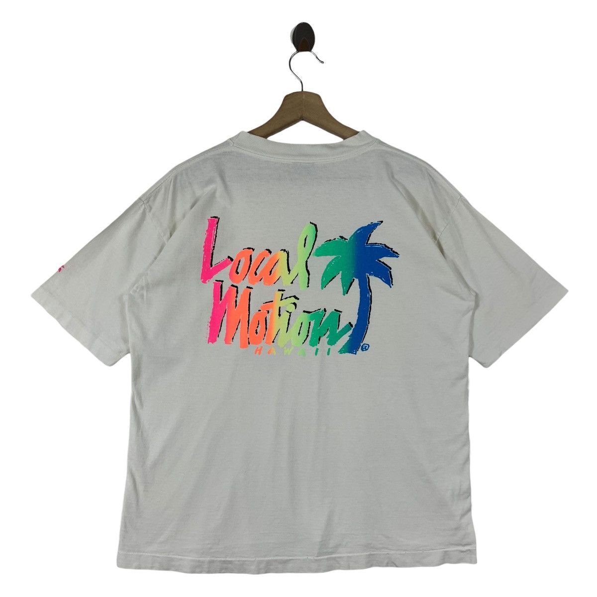 Vintage Vintage 90s LOCAL MOTION big logo back hit Surfing tee Size US L / EU 52-54 / 3 - 1 Thumbnail