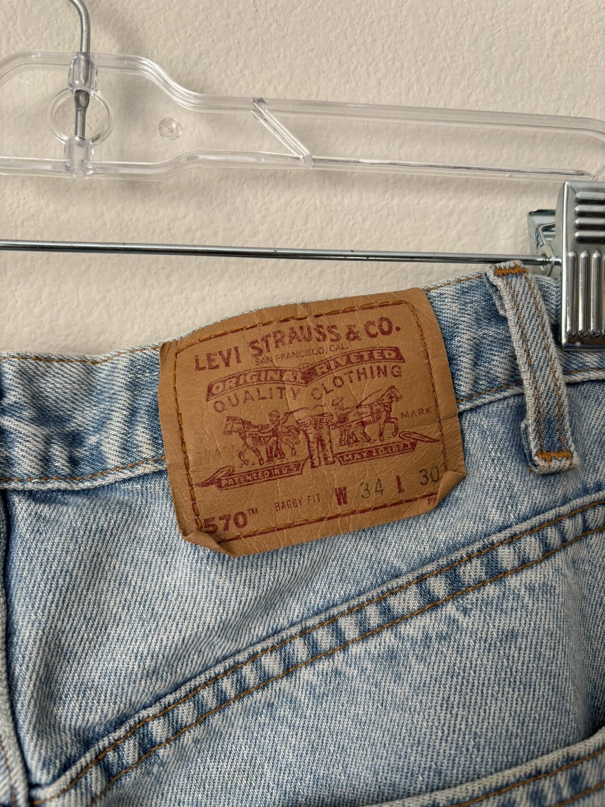 Levi's Vintage 90s 570 Levi's Light Wash Jeans Size US 34 / EU 50 - 5 Thumbnail