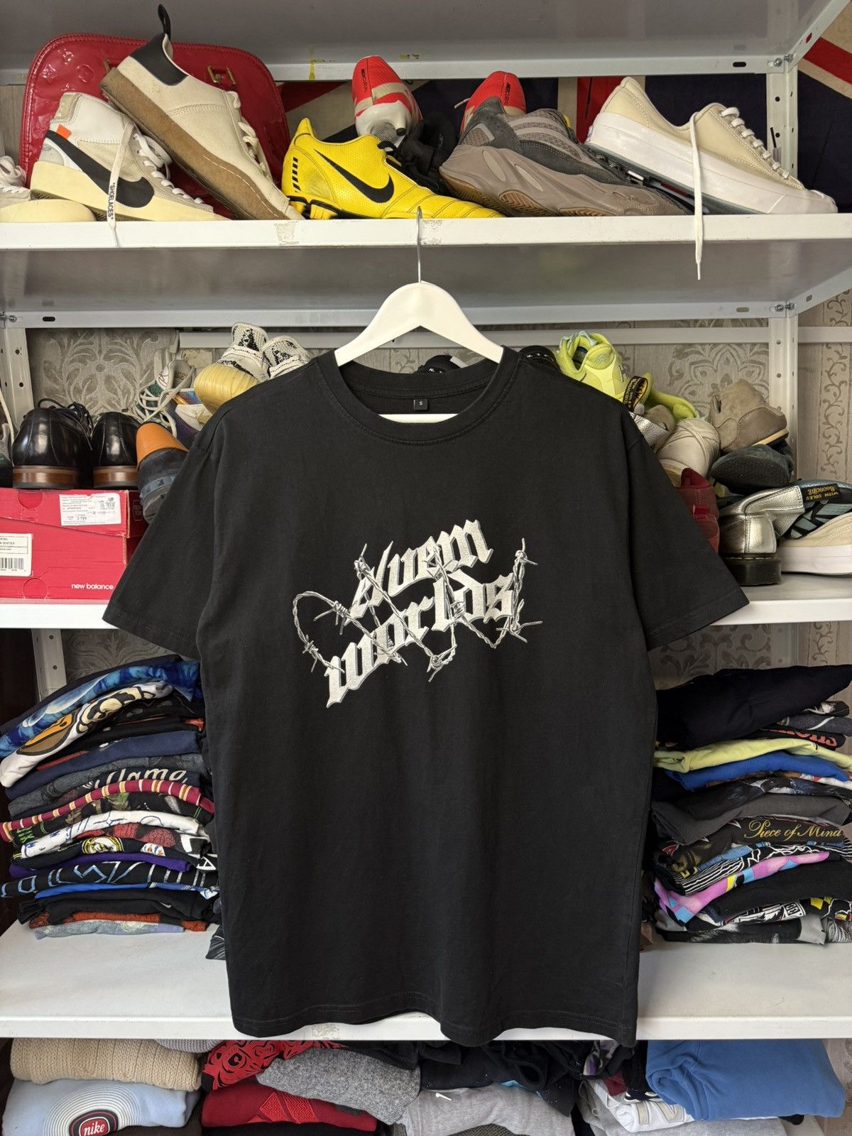 Vintage Vintage Eluem Luorlos T Shirt Y2K Size US S / EU 44-46 / 1 - 1 Thumbnail