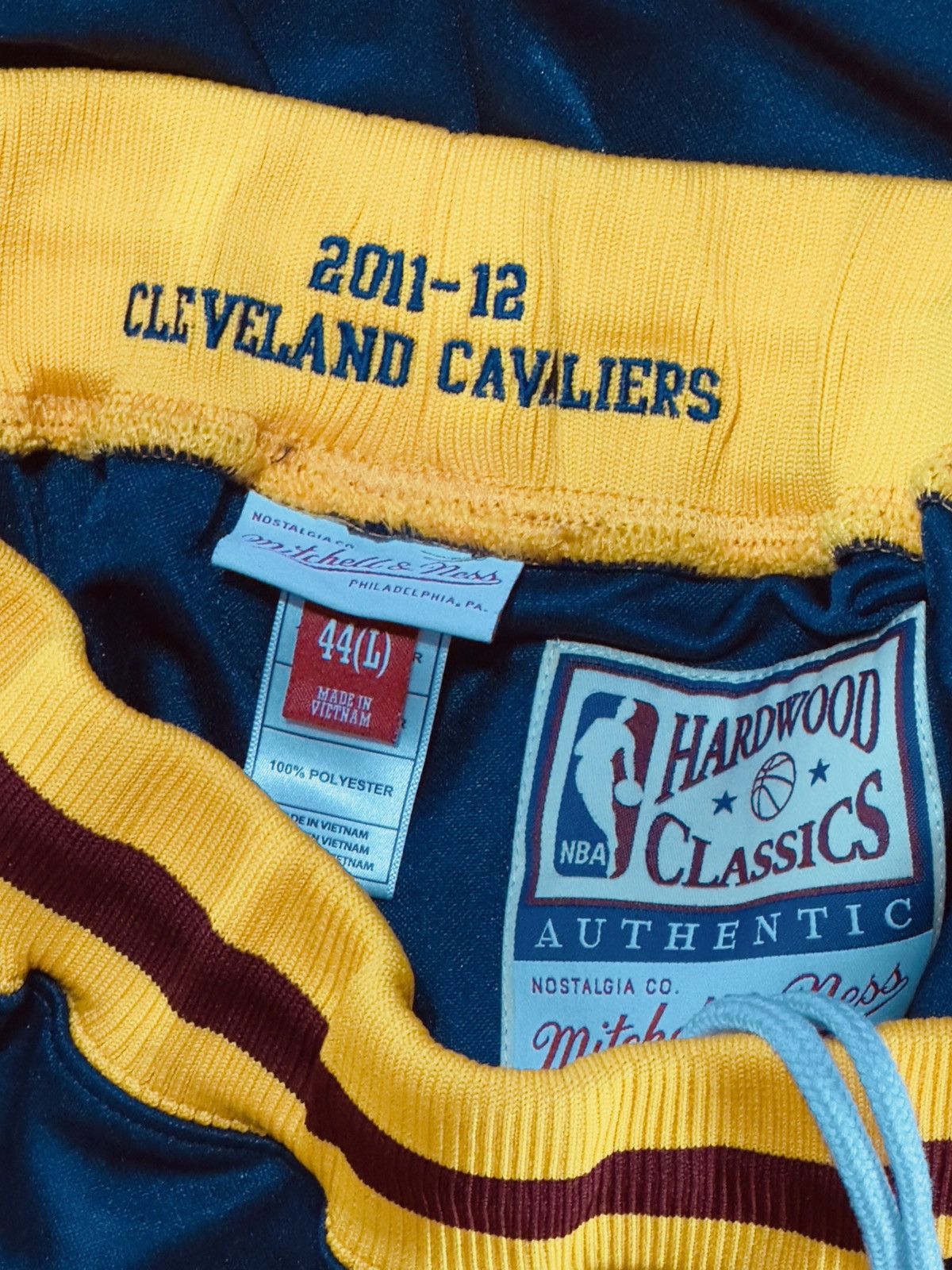 Mitchell & Ness Mitchell+Ness Authentic Cleveland Cavs Away Shorts Men’s L Size US 34 / EU 50 - 8 Thumbnail
