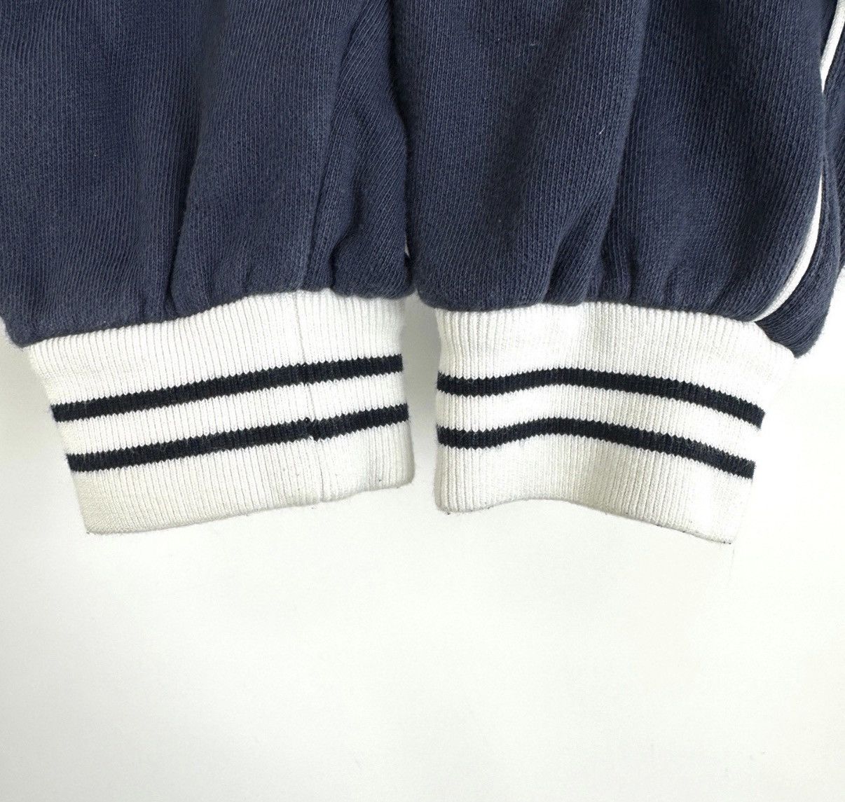 Gucci Gucci / Women's Navy Blue Crew Neck Sweatshirt K12 Size M / US 6-8 / IT 42-44 - 6 Thumbnail