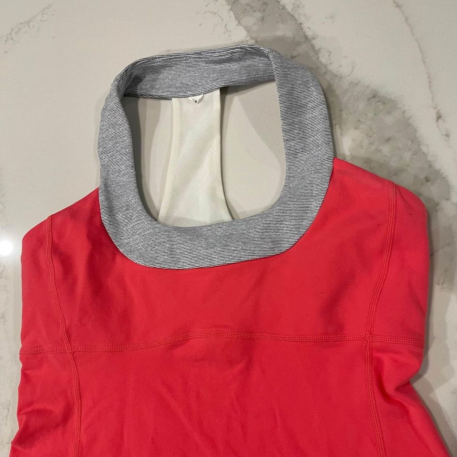 Lululemon Lululemon Scoop Neck Racerback Activewear Tank Top Womens 8 Size M / US 6-8 / IT 42-44 - 2 Thumbnail