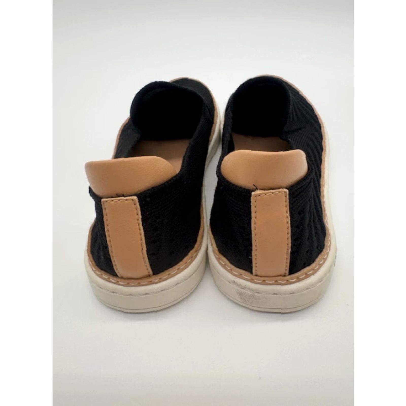 Ugg UGG Sammy Knit Chevron Sneakers Women's 5.5 Black Knit Chevron Flat Slip On Casual Shoes Size US 4 / IT 34 - 5 Thumbnail