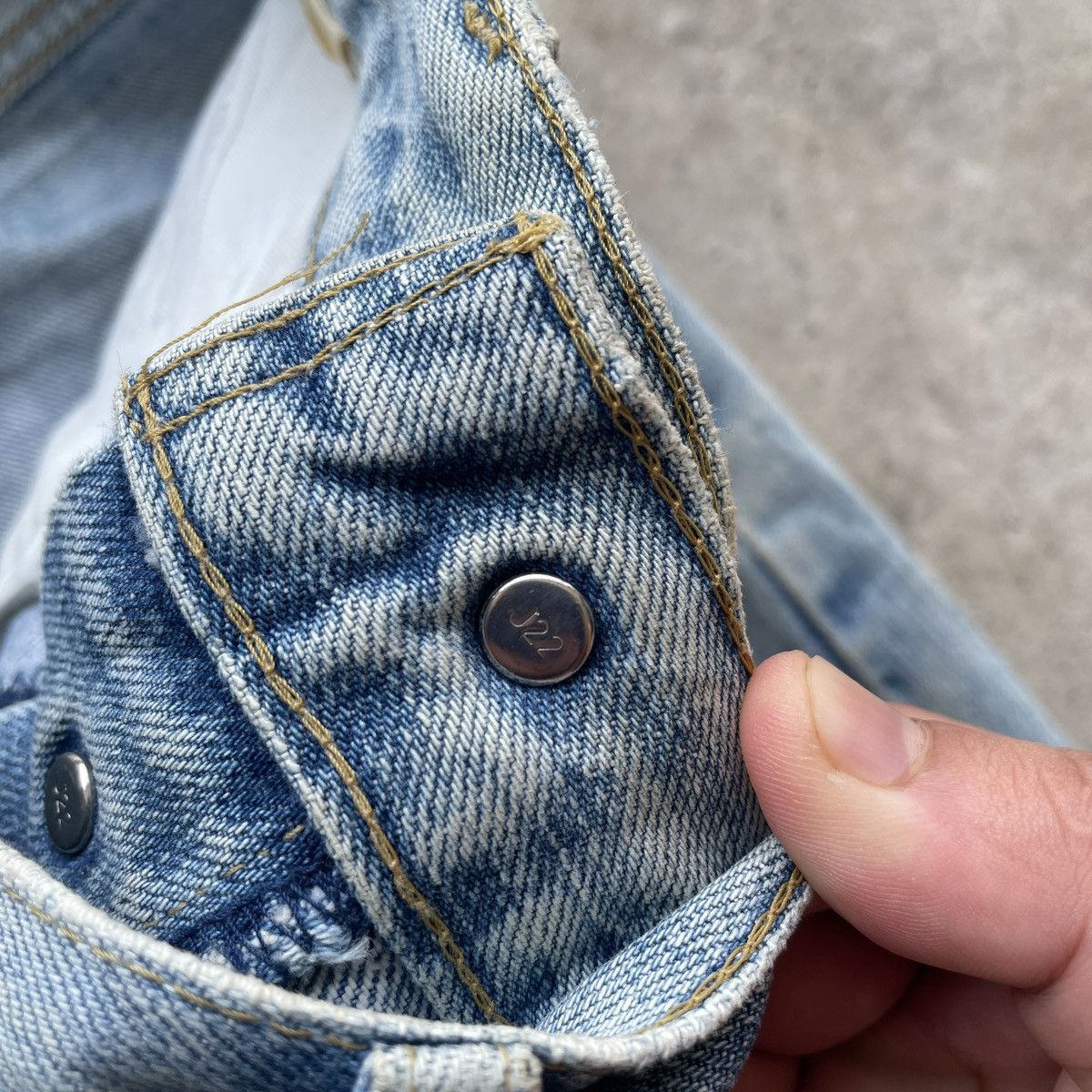 Levi's Vintage Clothing Vintage Levi’s Big E Wash Buckle Distressed Jeans Faded Pant Size US 29 - 9 Thumbnail