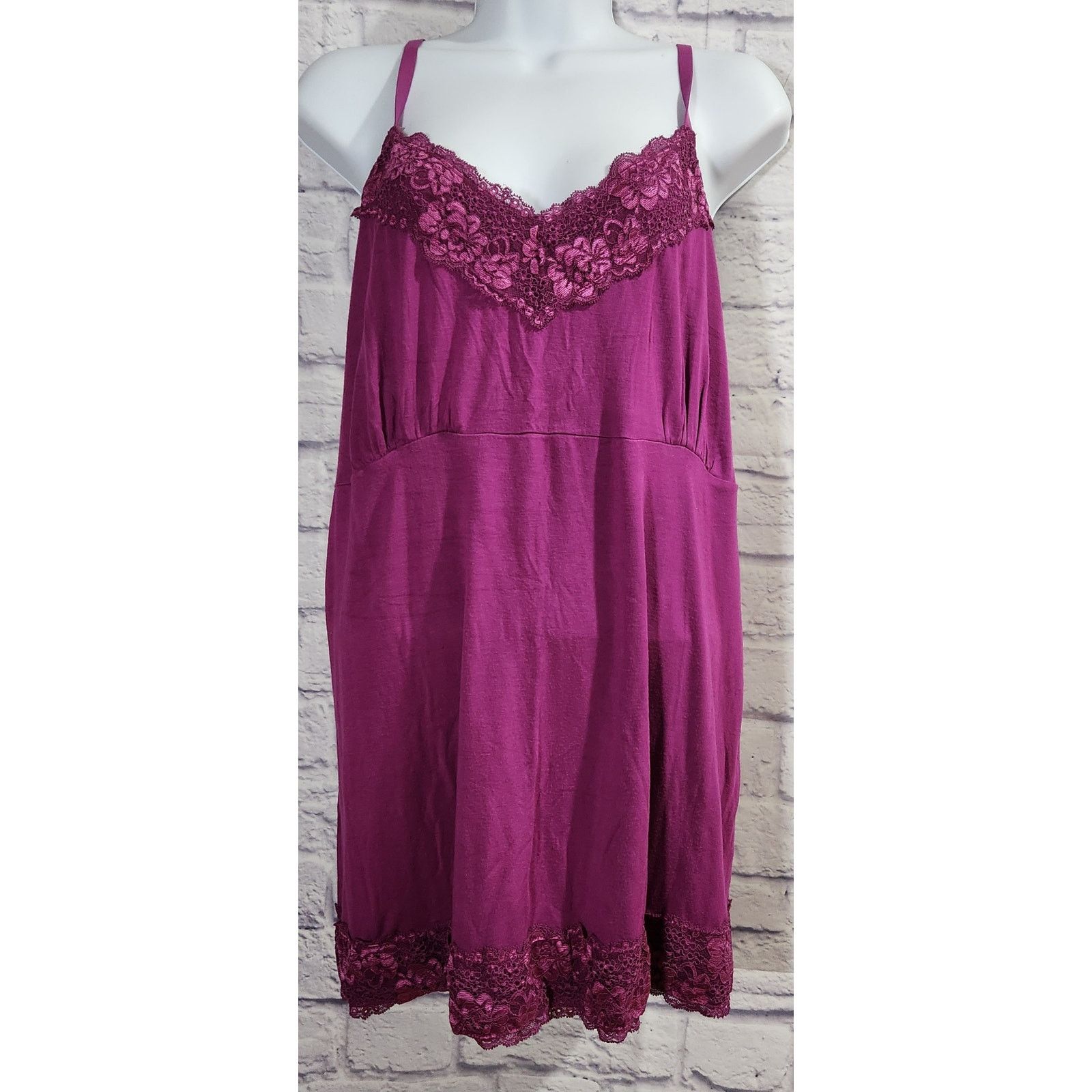 Other Lane Bryant Fuchsia Lace Detail Spaghetti Strap Top 18 20 Size XXL / US 16-18 / IT 52-54 - 1 Thumbnail