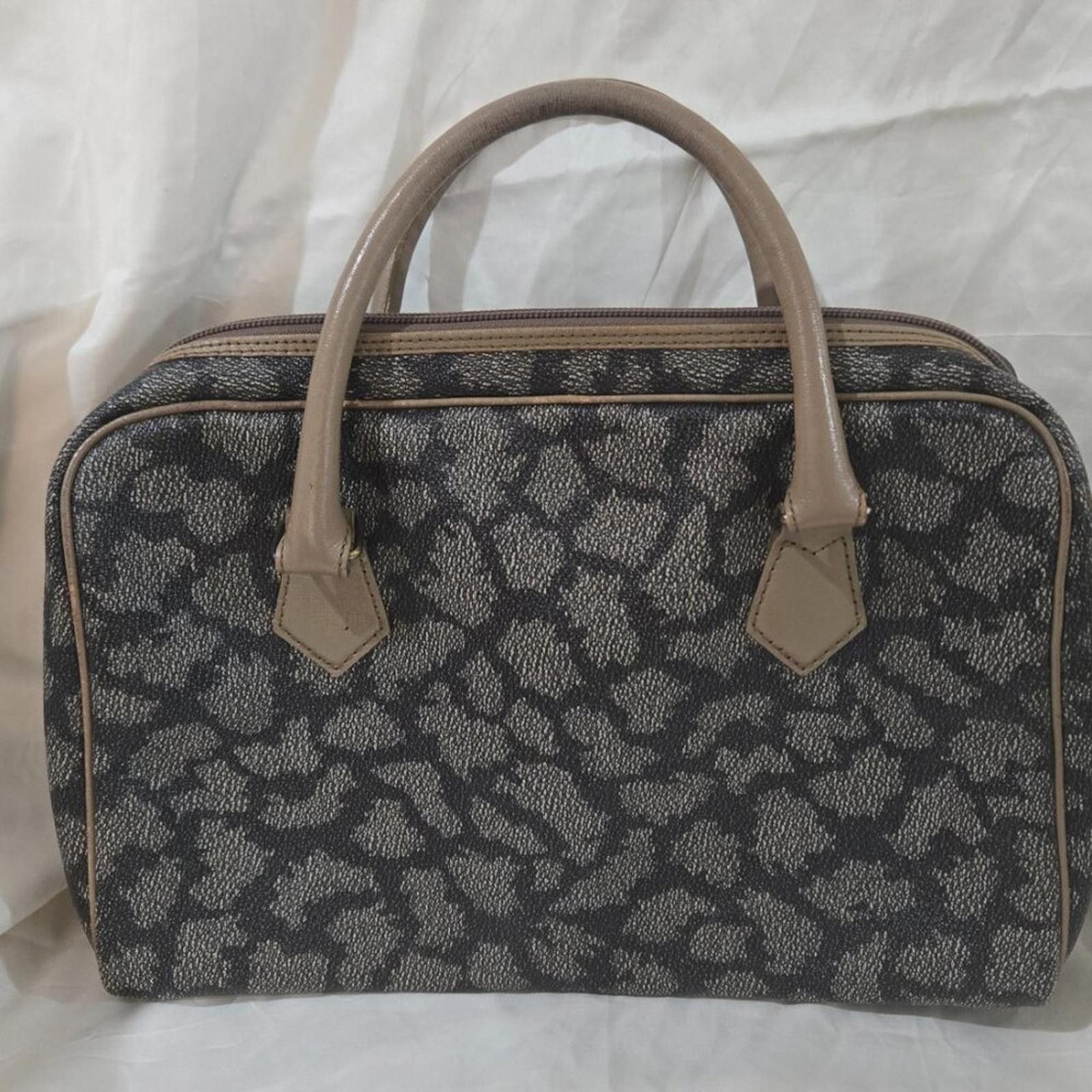 Yves Saint Laurent Vintage YSL Yves Saint Laurent Top Handle Bag w/COA Size ONE SIZE - 2 Thumbnail