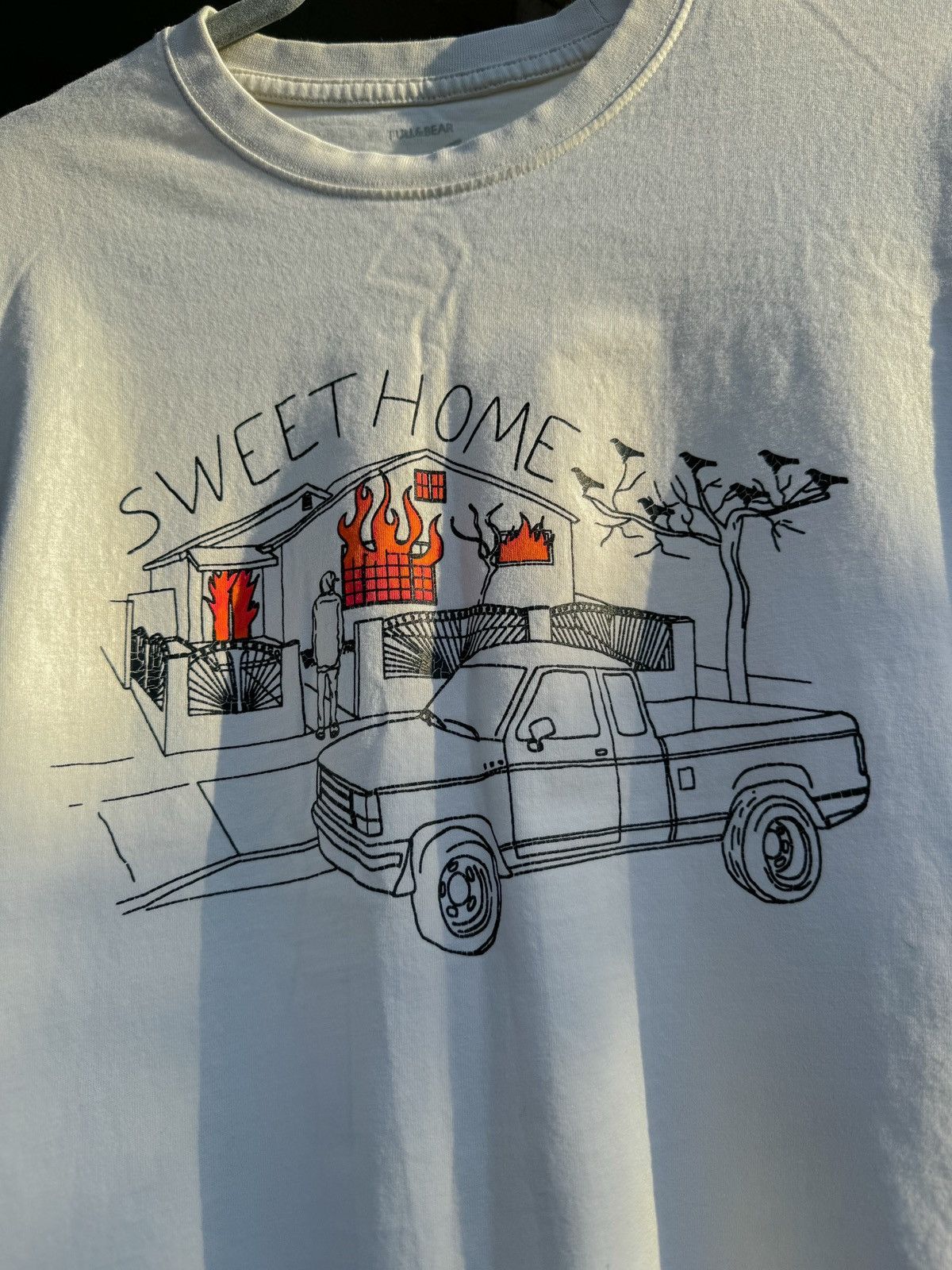 Pull & Bear Pull & Bear Graphic Print T Shirt Beige Men's Size M Crop Size US M / EU 48-50 / 2 - 2 Thumbnail