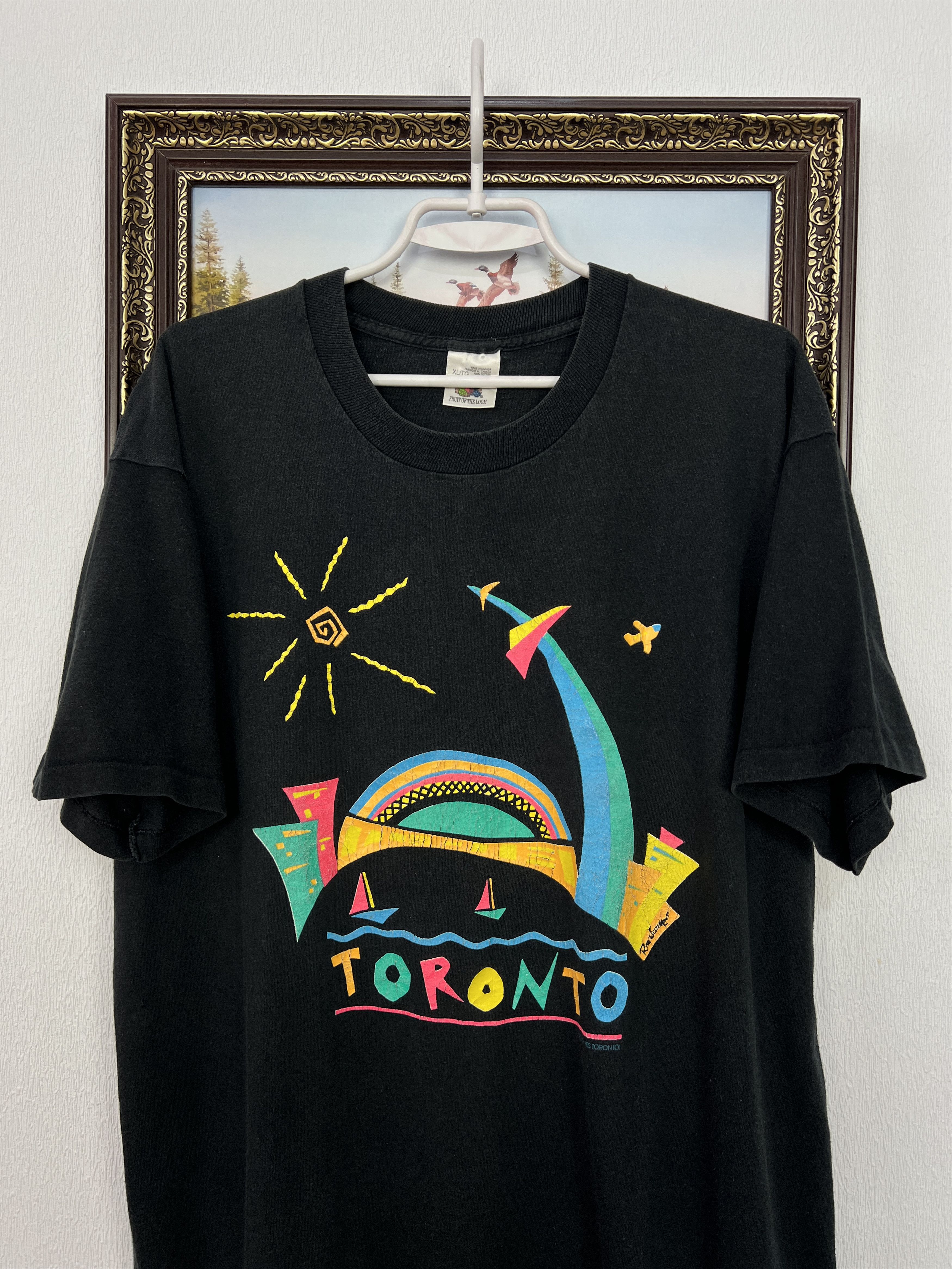 Fruit Of The Loom Vintage Toronto Skyline Shirt Neon Skydome Canada Over Print Size US XL / EU 56 / 4 - 2 Thumbnail