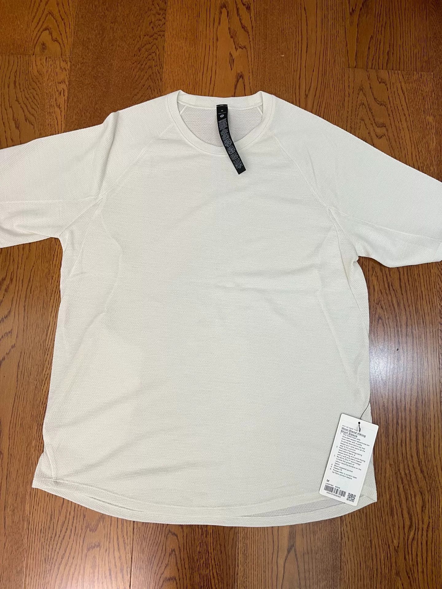 Lululemon lululemon breathable short sleeve shirt Size US M / EU 48-50 / 2 - 1 Preview