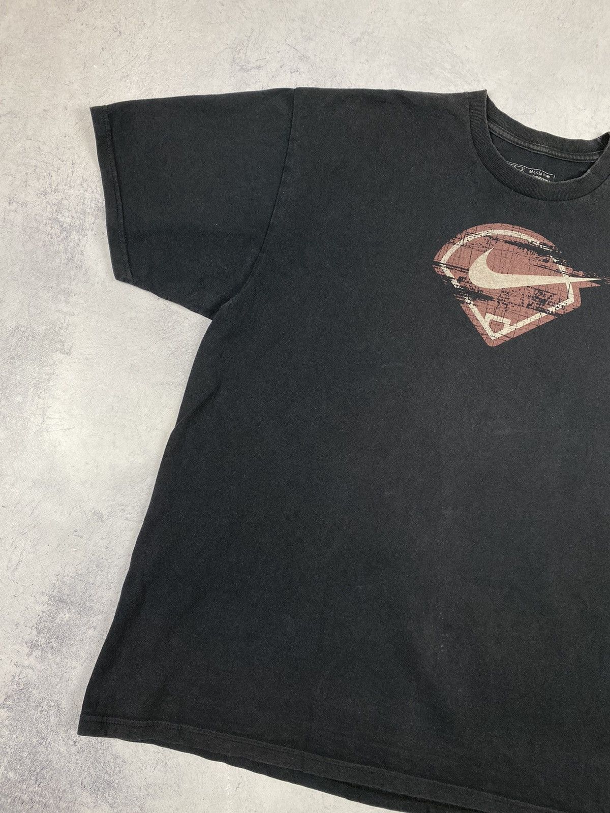 Nike × Vintage Vintage Y2K Nike Baseball Faded Streetwear Center Logo Tee Size US XL / EU 56 / 4 - 4 Thumbnail