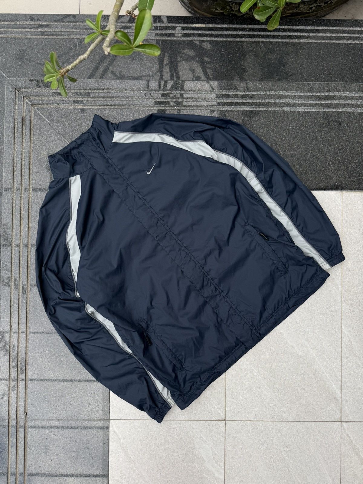 Nike 90’s NIKE RARE SWOOSH Y2K RETRO NYLON ZIPLOGO VINTAGE JACKET Size US M / EU 48-50 / 2 - 1 Thumbnail