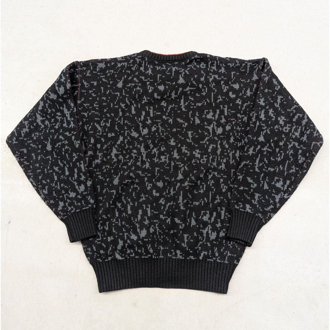 Vintage Vintage 90s Club Europe Skiing Club Europe Black & Red Knit Size US M / EU 48-50 / 2 - 4 Thumbnail