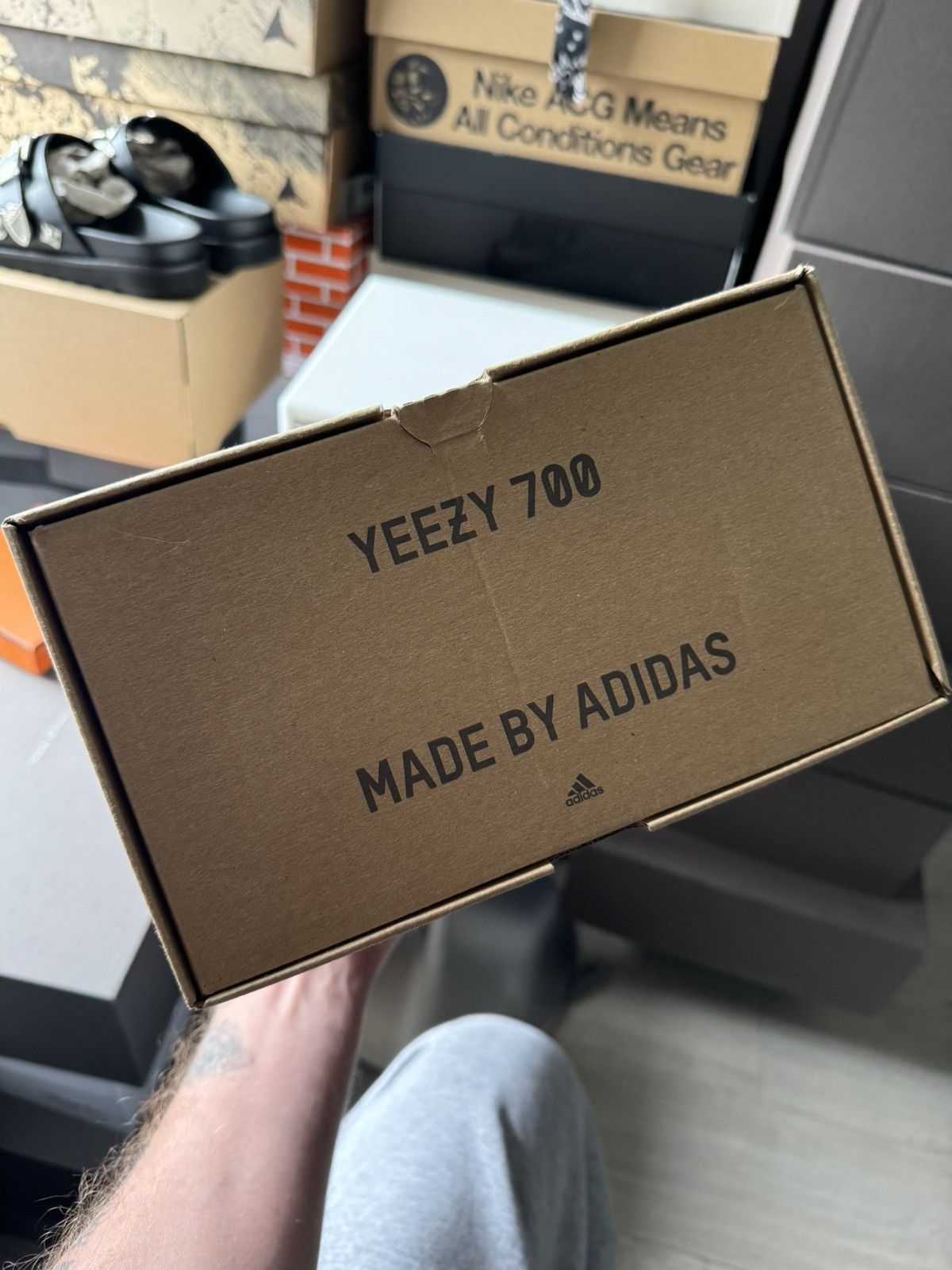 Adidas Brand New YZY 700 V3 Size US 8 / EU 41 - 3 Thumbnail