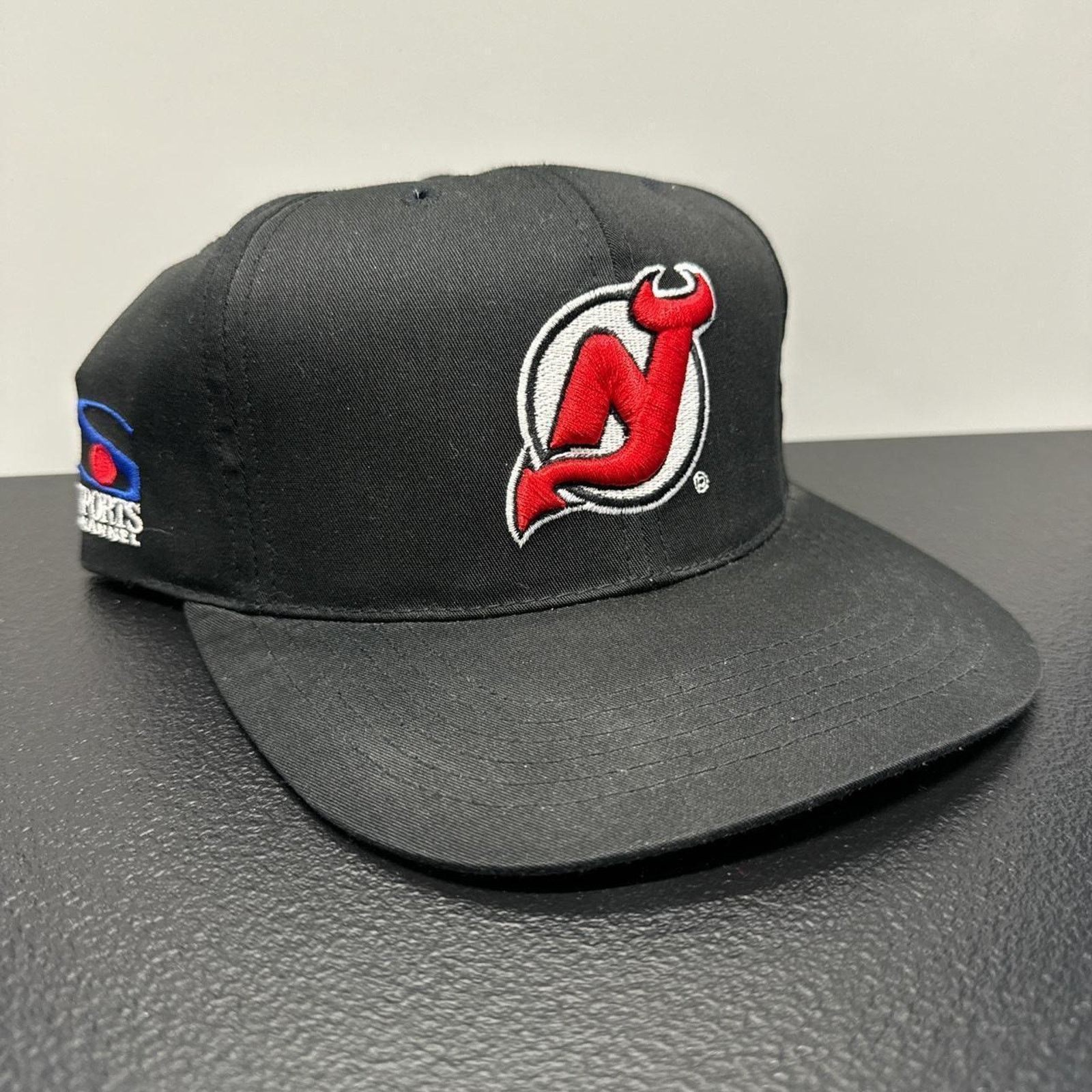 Vintage New Jersey Devils NHL Vintage 90s SnapBack Hat Size ONE SIZE - 1 Thumbnail