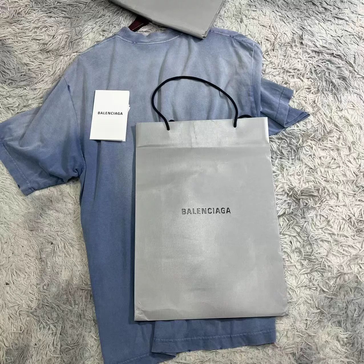Balenciaga Balenciaga Distressed Short-Sleeve T-Shirt Size US M / EU 48-50 / 2 - 5 Thumbnail