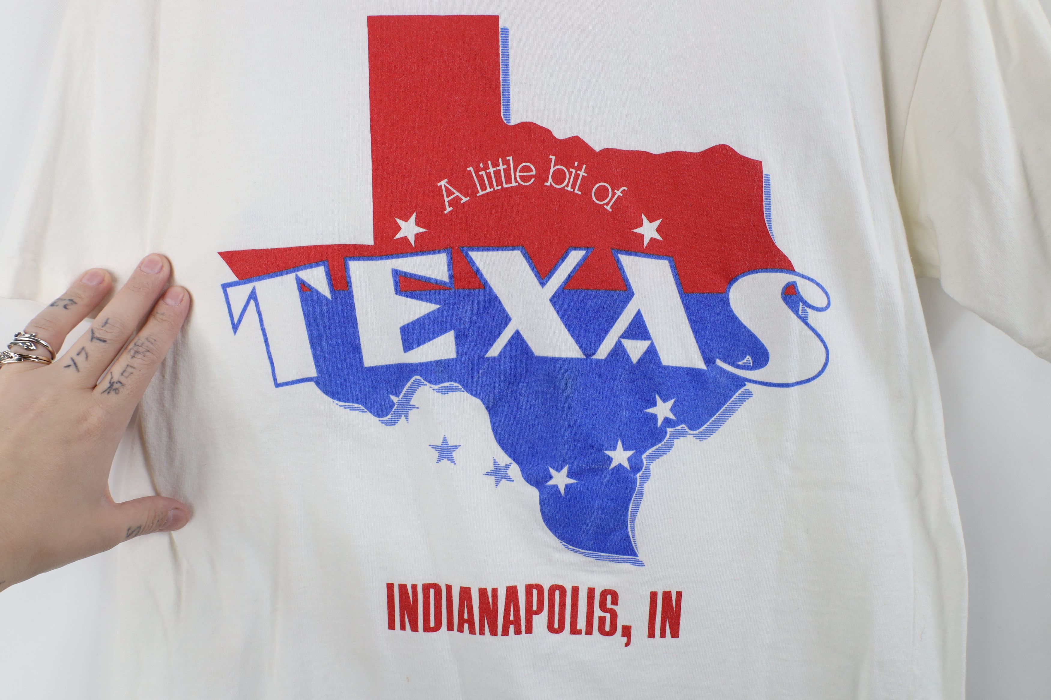 Vintage Vintage 90s of Texas Two Steppin Long Necking T-Shirt USA Size US M / EU 48-50 / 2 - 4 Thumbnail