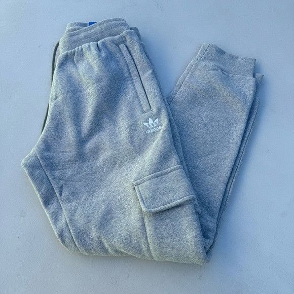 Adidas NWT ADIDAS LIGHT GRAY SLIM FIT CARGO STRAIGHT LEG SWEATPANTS Size US 30 / EU 46 - 4 Thumbnail