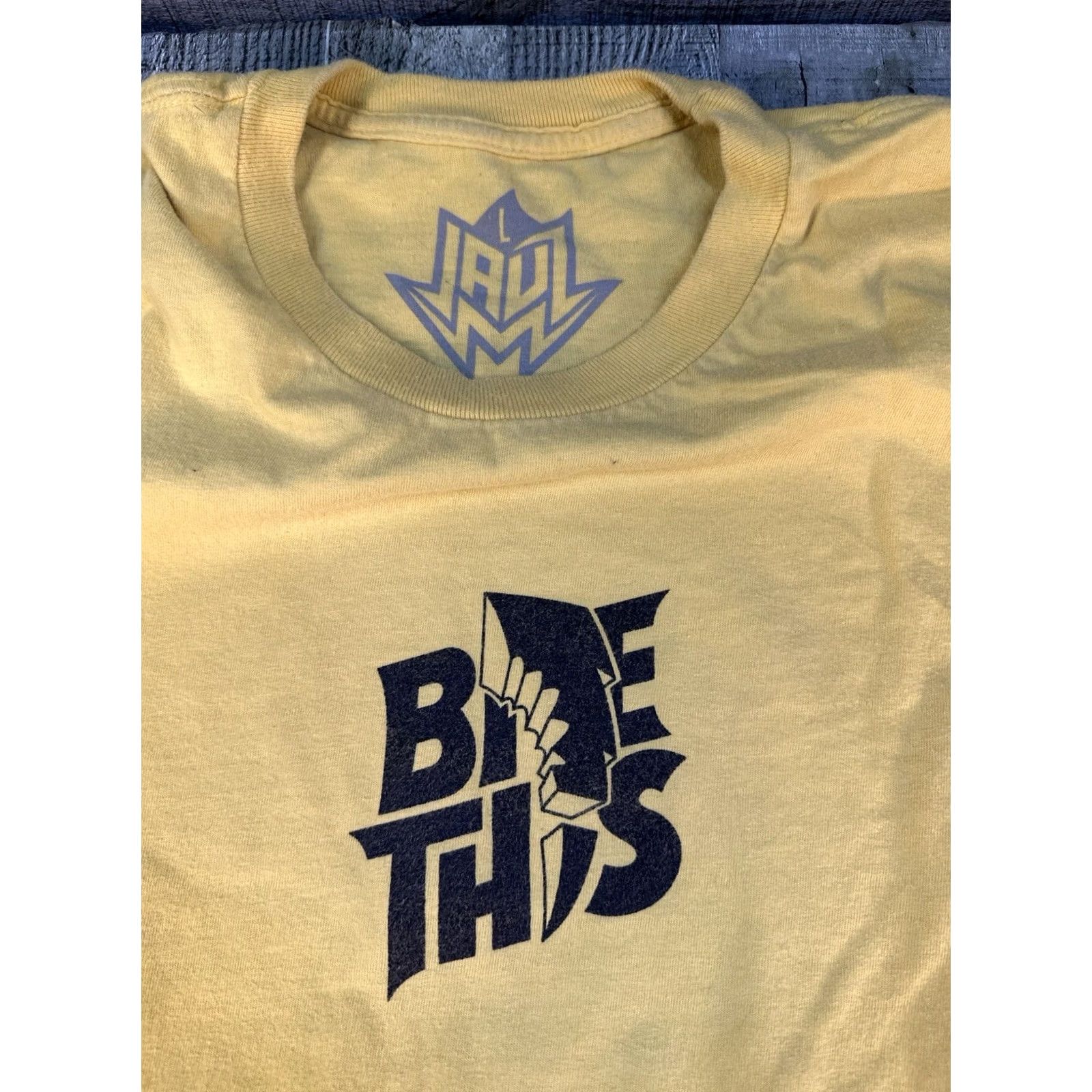 Vintage Bite This Graphic T Shirt Mens L Yellow Streetwear Smiley Zombie Tee Size US L / EU 52-54 / 3 - 2 Thumbnail