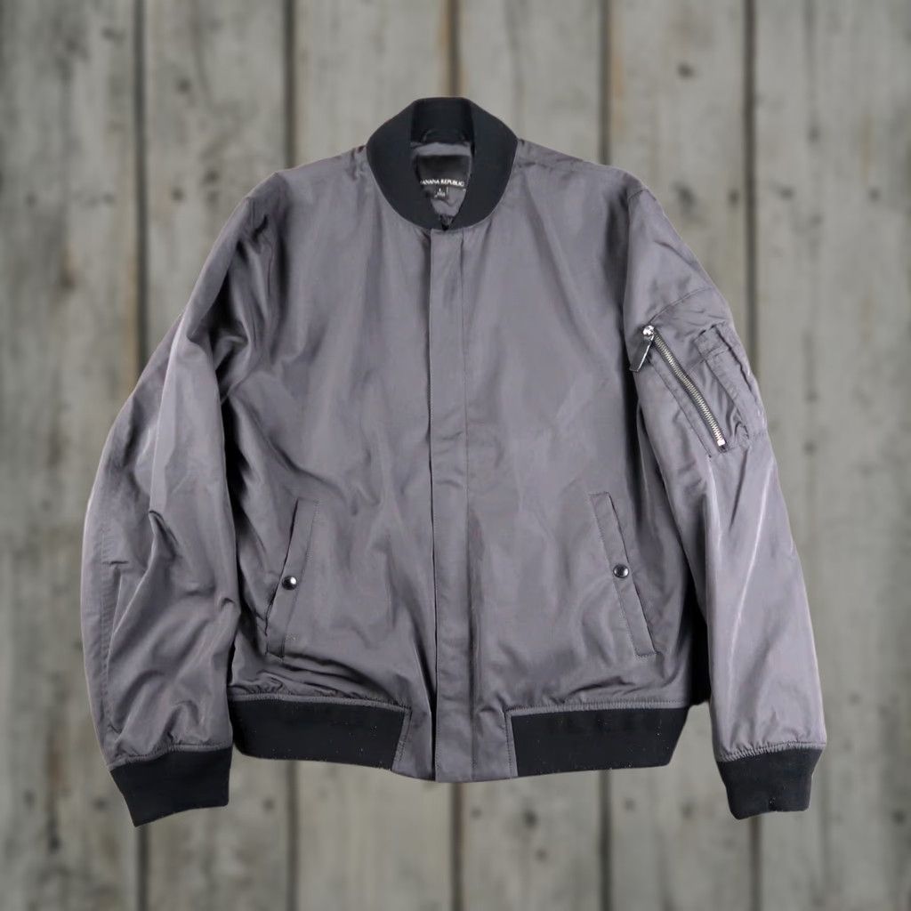 Banana Republic Banana Republic Full Zip Water Resistant Bomber Jacket Men L Gray Size US L / EU 52-54 / 3 - 1 Thumbnail