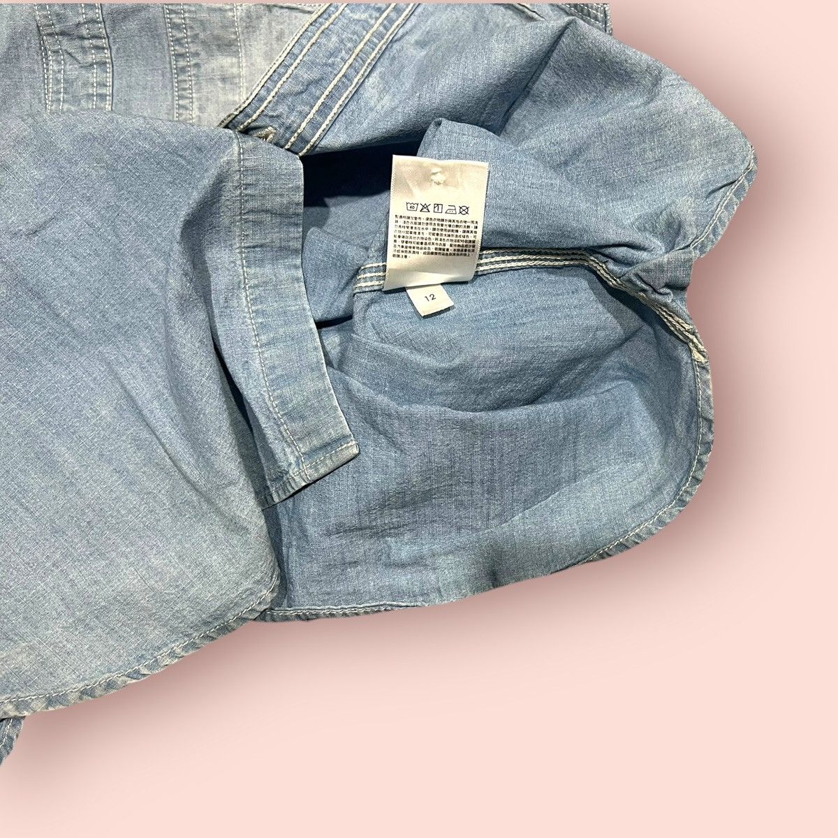 Japanese Brand × Jun Takahashi × Uniqlo VINTAGE UNIQLO DOUBLE CHEST POCKET FADED CAMBRAY SHIRT Size US L / EU 52-54 / 3 - 18 Thumbnail