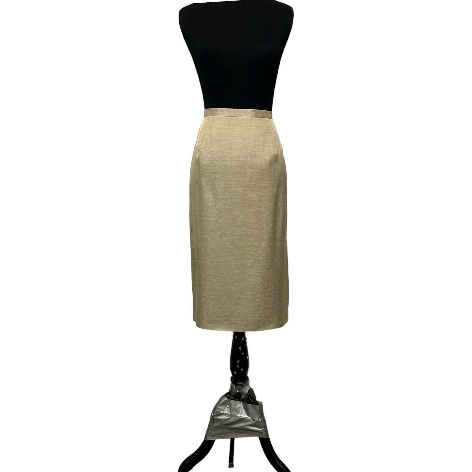 Giorgio Armani Giorgio Armani beige midi pencil skirt size 8 Size 30" / US 8 / IT 44 - 13 Thumbnail