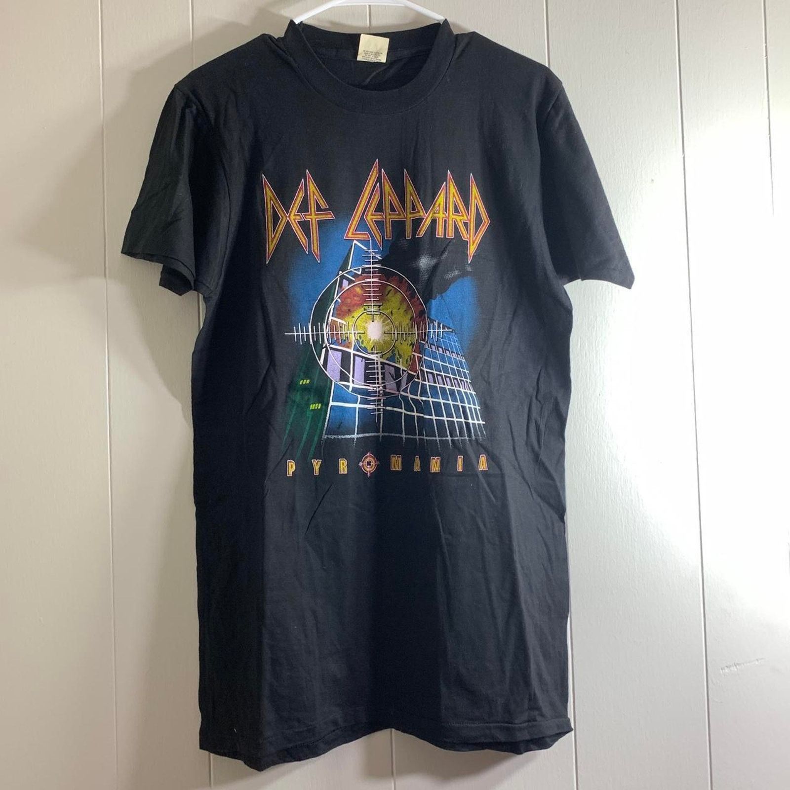 Vintage vintage 1983 DEF LEPPARD Pyromania Tour tee shirt LARGE Size US L / EU 52-54 / 3 - 2 Thumbnail