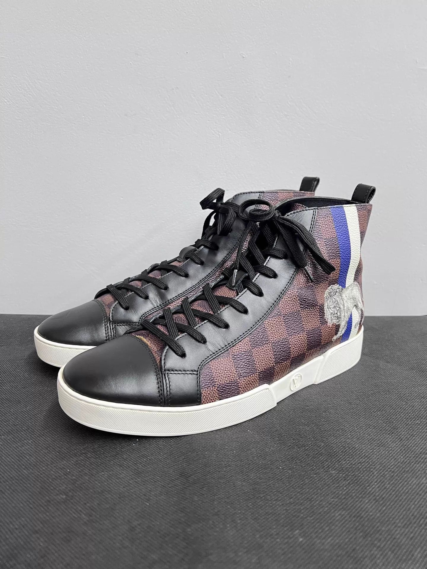 Louis Vuitton Brown High-Top Checkered Sneakers with Lion Print Size US 7 / EU 40 - 1 Thumbnail