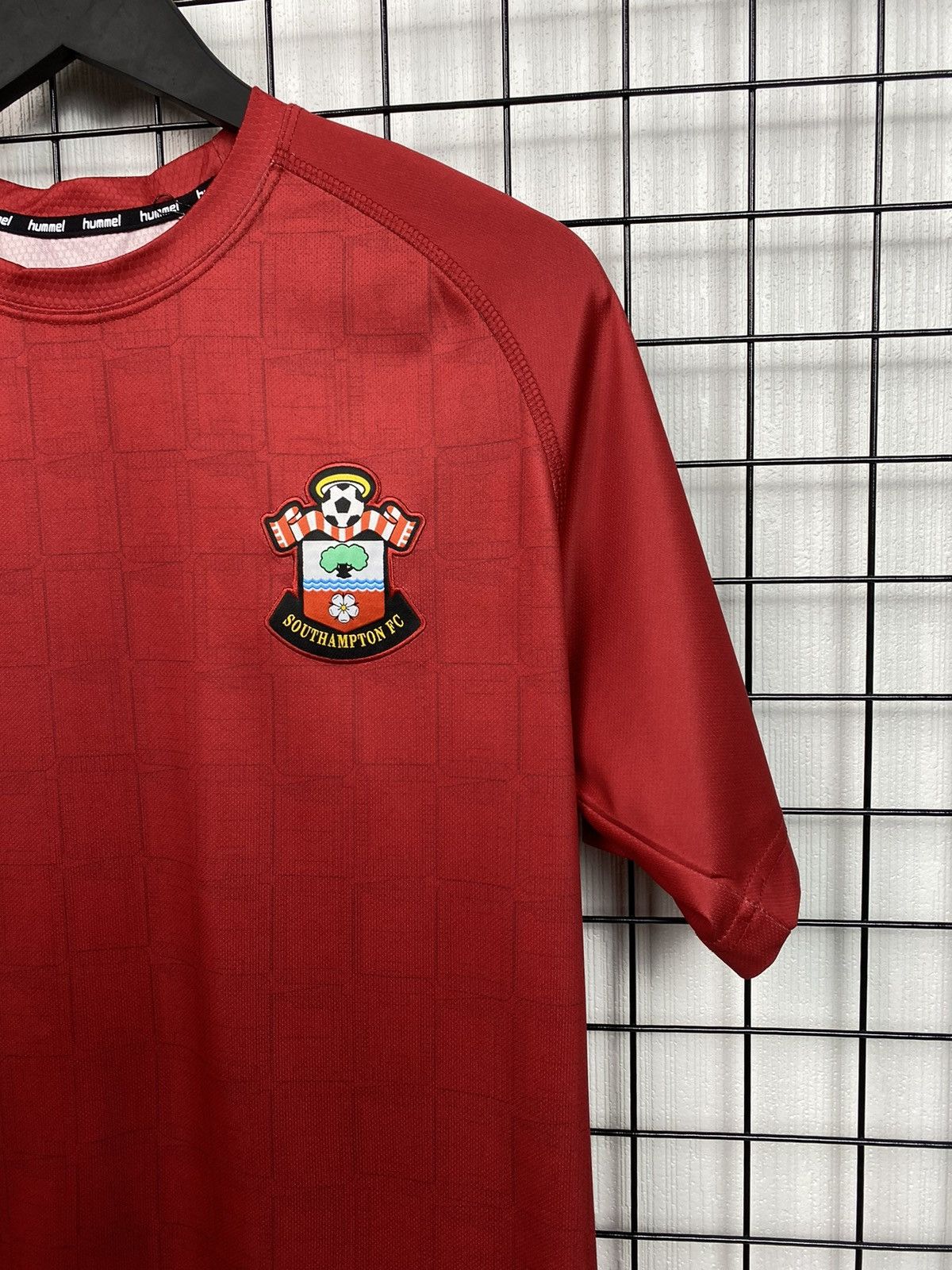 Other Southampton FC soccer jersey 2021 2022 hummel football S kit Size US S / EU 44-46 / 1 - 4 Thumbnail