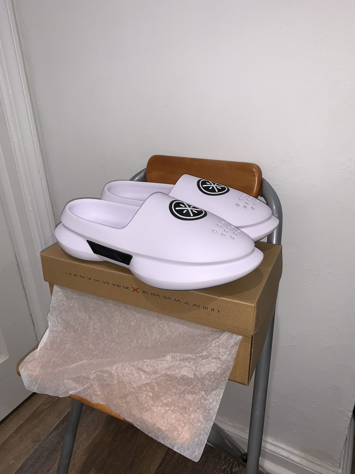 image of Li Ning Way Of Wade Boom Slides in White, Men's (Size 12)