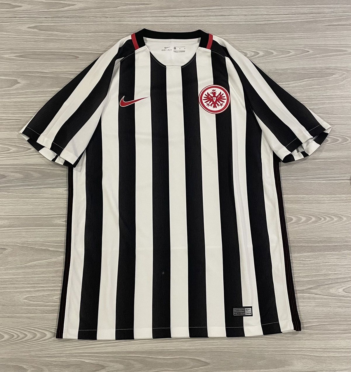 Nike Nike 2016/17 Eintracht Frankfurt Soccer Jersey Men’s Medium Size US M / EU 48-50 / 2 - 1 Thumbnail