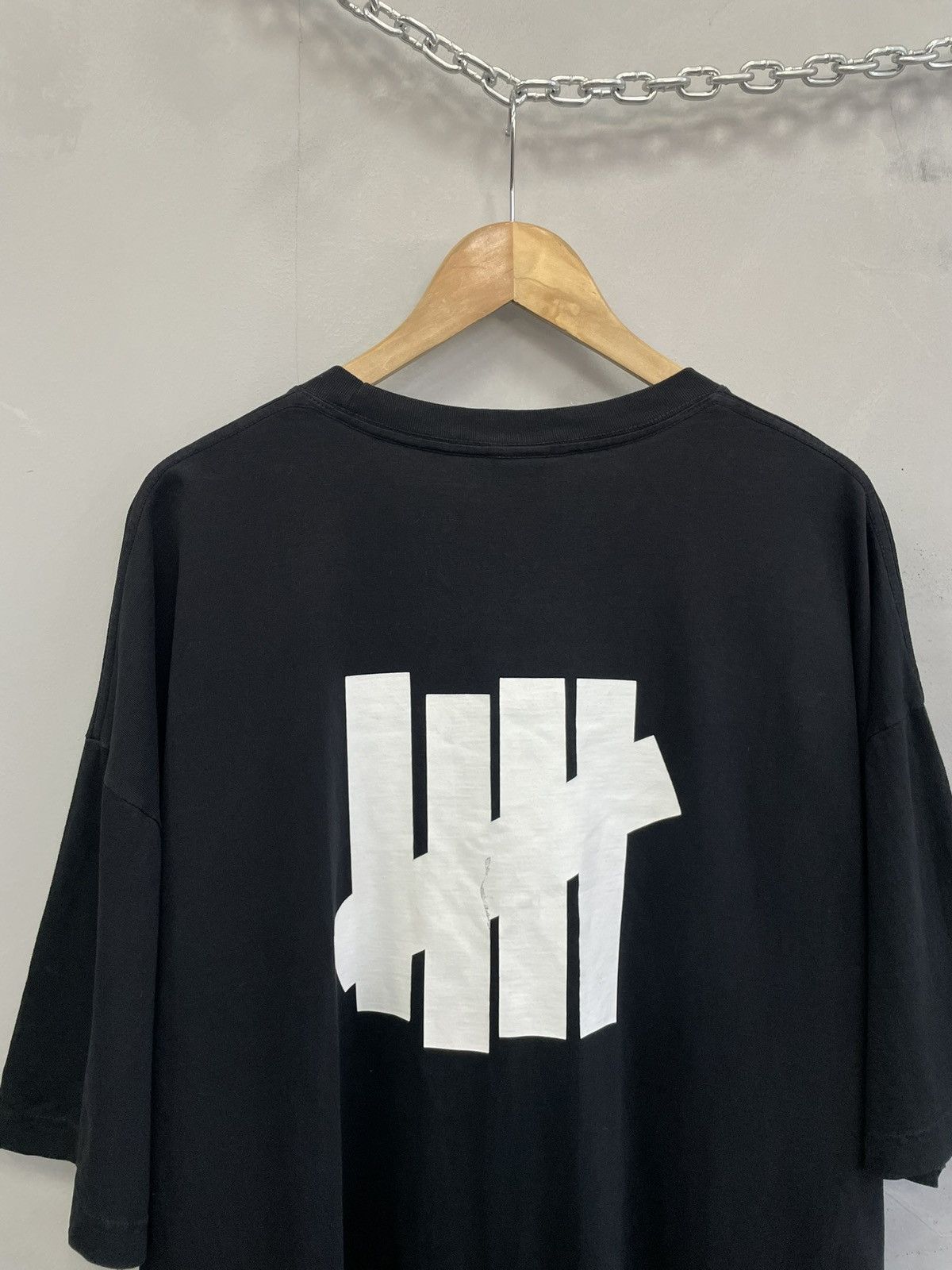 Undefeated Undefeated black oversized logo tee streetwear essential Size US XXL / EU 58 / 5 - 8 Thumbnail