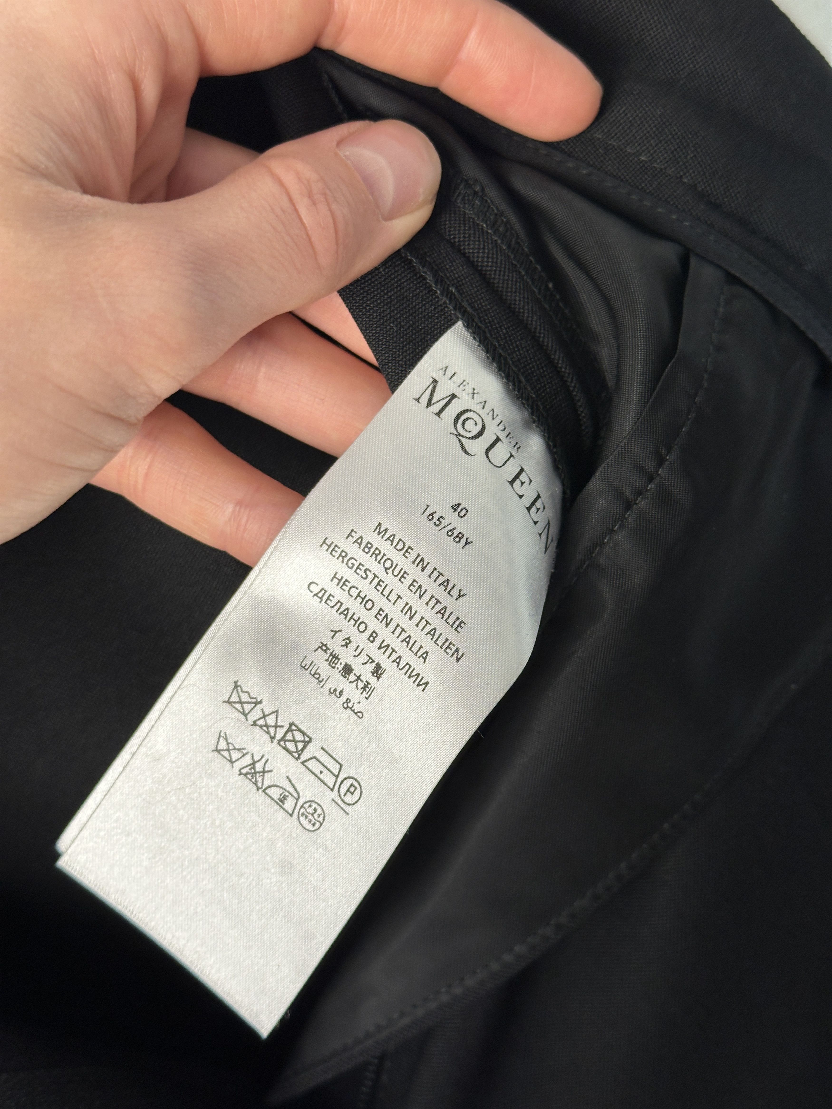 Alexander McQueen Alexander McQueen Black Wool Bermuda Shorts Size 28" / US 6 / IT 42 - 8 Thumbnail