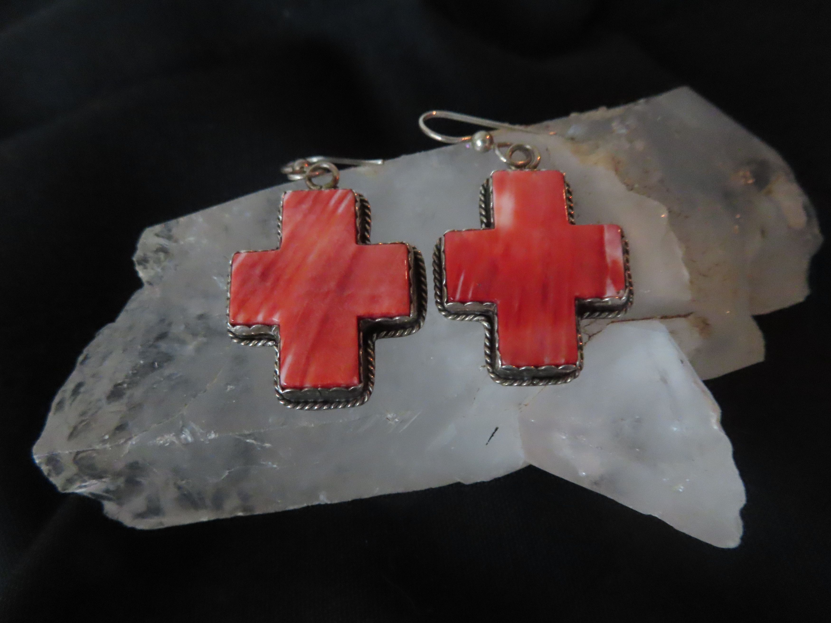 Designer × Vintage Joan Slifka Sterling Silver Spiny Oyster Cross Earrings Size ONE SIZE - 1 Thumbnail