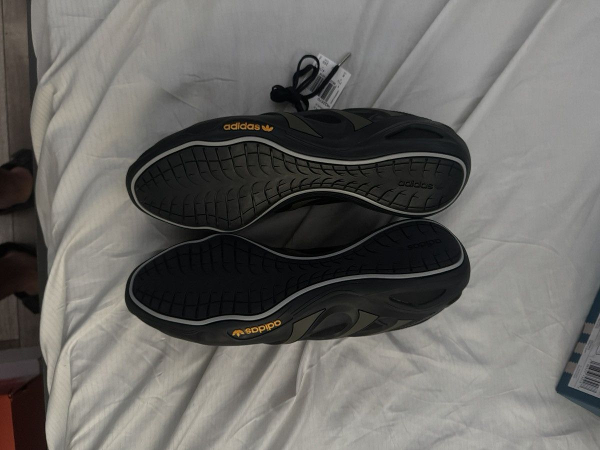 Adidas BAD BUNNY ADIRACER Size US 8 / EU 41 - 6 Thumbnail