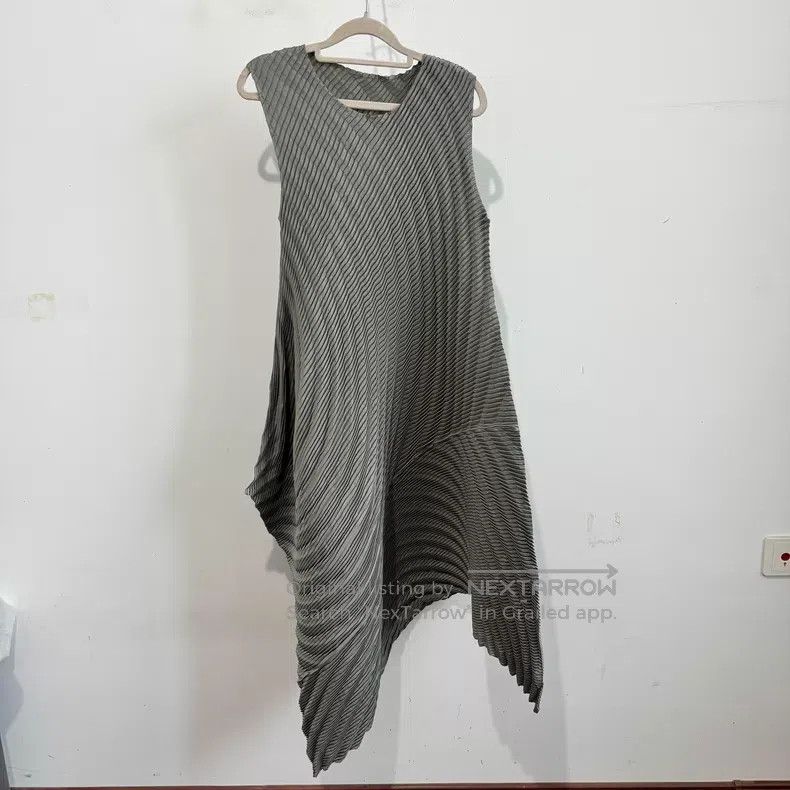 Issey Miyake Issey Miyake Grey Dress Size M / US 6-8 / IT 42-44 - 1 Thumbnail
