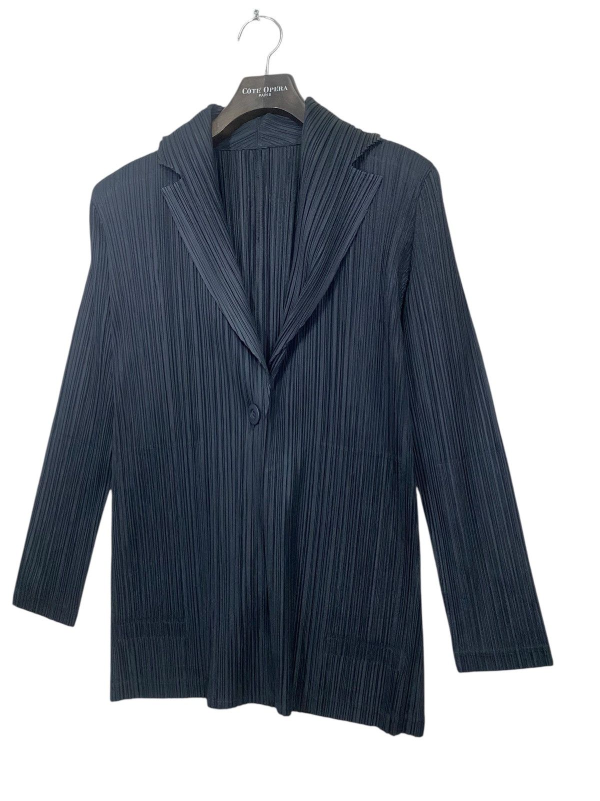 Pleats Please Issey Miyake Vintage pleats please issey miyake black blazer Size US M / EU 48-50 / 2 - 3 Thumbnail