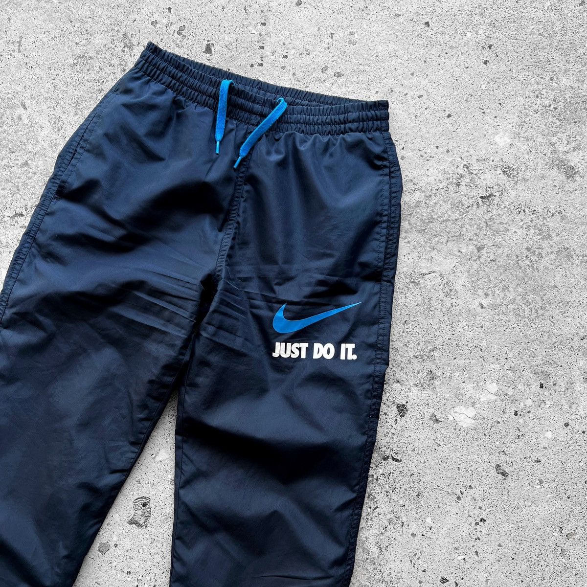 Nike Nike Just Do It Swoosh Kids Boys Blue Nylon Pants Joggers Size US 26 / EU 42 - 4 Thumbnail