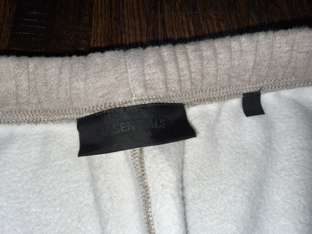 Fear of God Fear of God Essentials Oatmeal Grey Sweat Shorts Sz Small Size US 30 / EU 46 - 2 Thumbnail