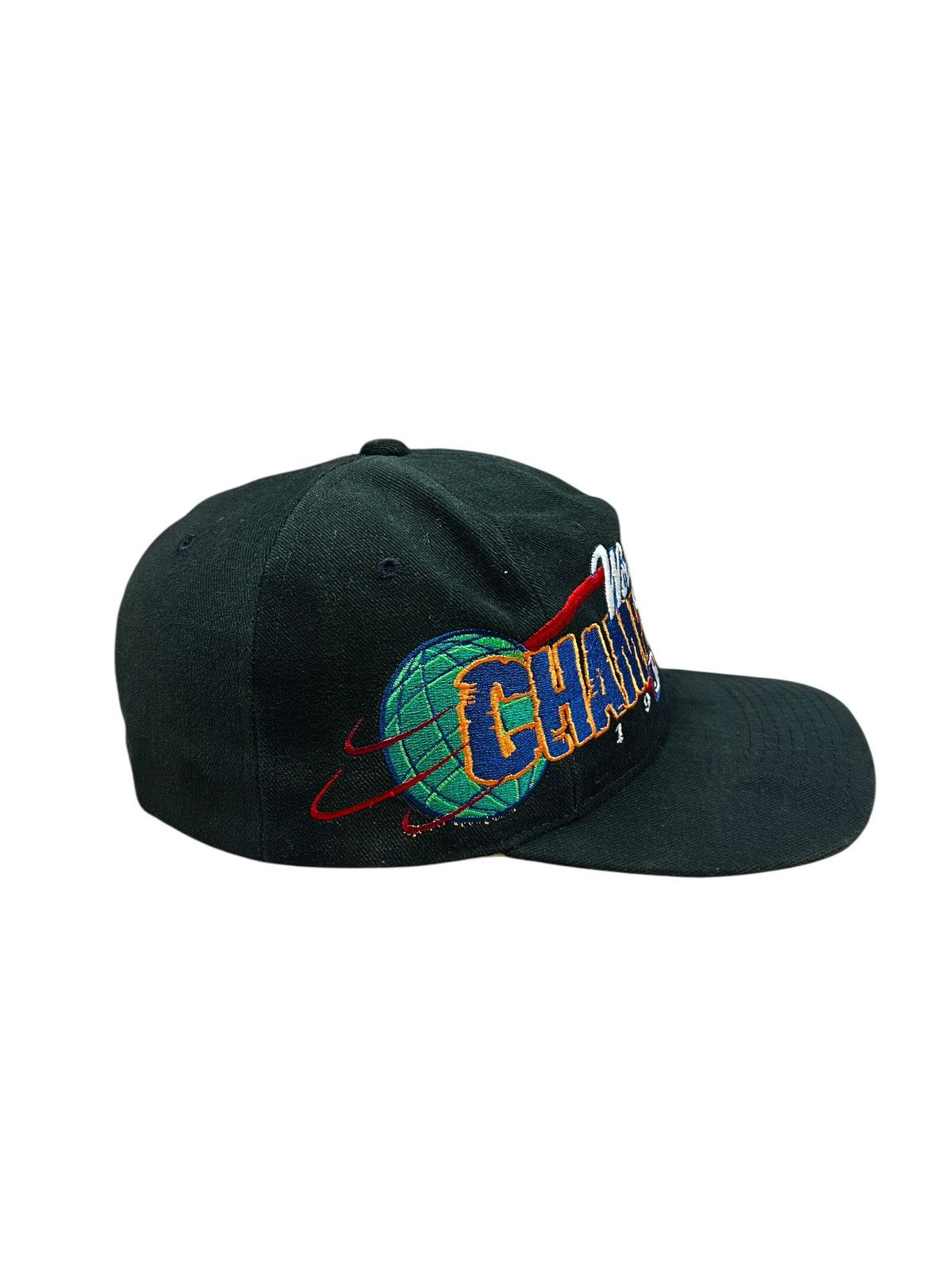 New Era × New York Yankees × Vintage 1998 Yankees World Series x New Era Snapback Size ONE SIZE - 3 Thumbnail