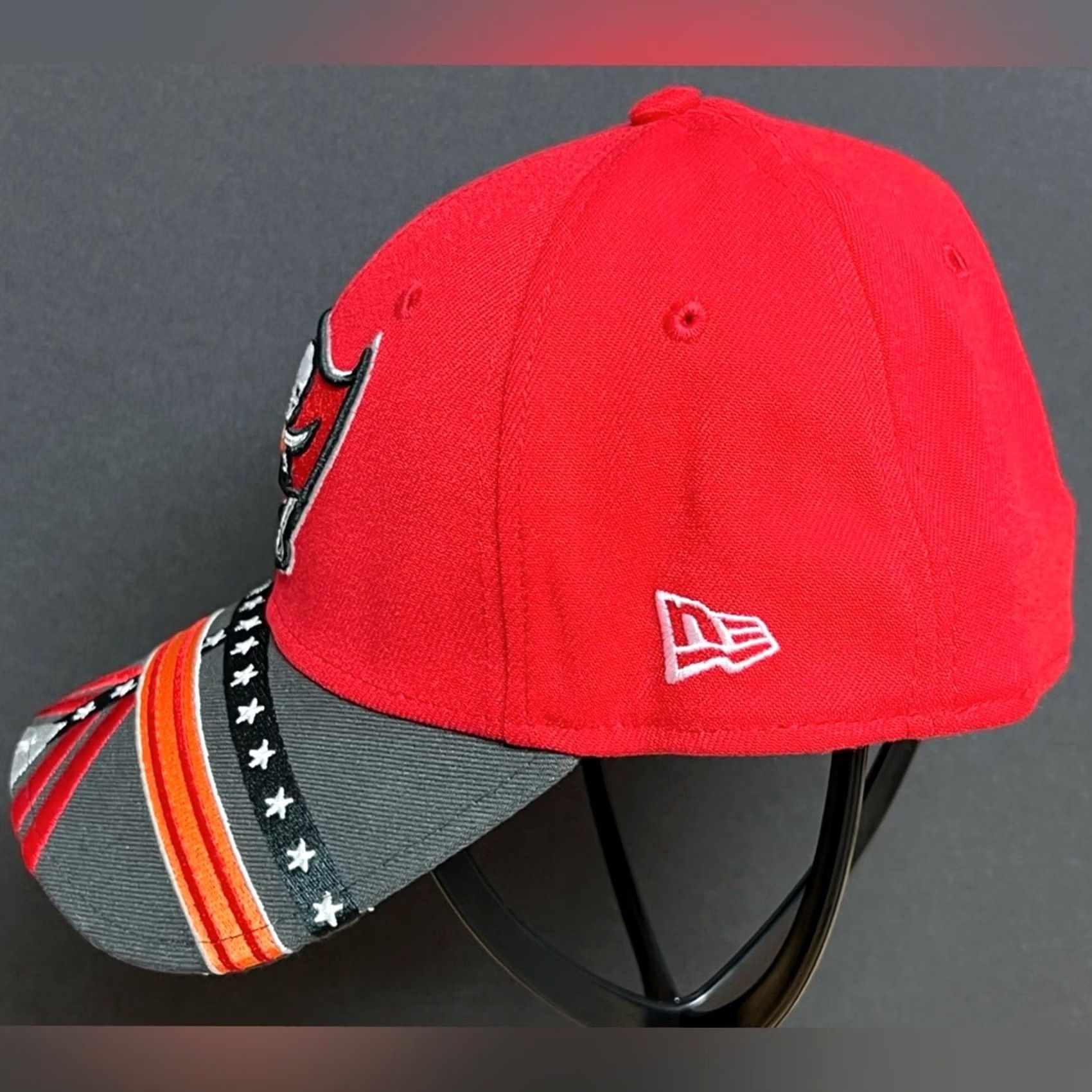 New Era VINTAGE Tampa Bay Buccaneers 2019 NFL Draft Hat Fitted New Era 39Thirty S/M NWOT Red 5 Panel Men M Size ONE SIZE - 4 Thumbnail