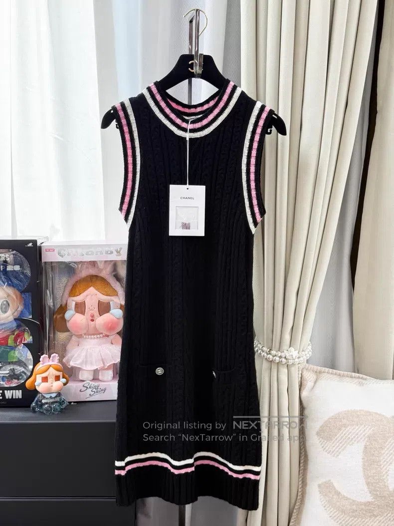 Chanel Chanel Pink white-edged knitted cashmere sleeveless dress Size XS / US 0-2 / IT 36-38 - 1 Thumbnail